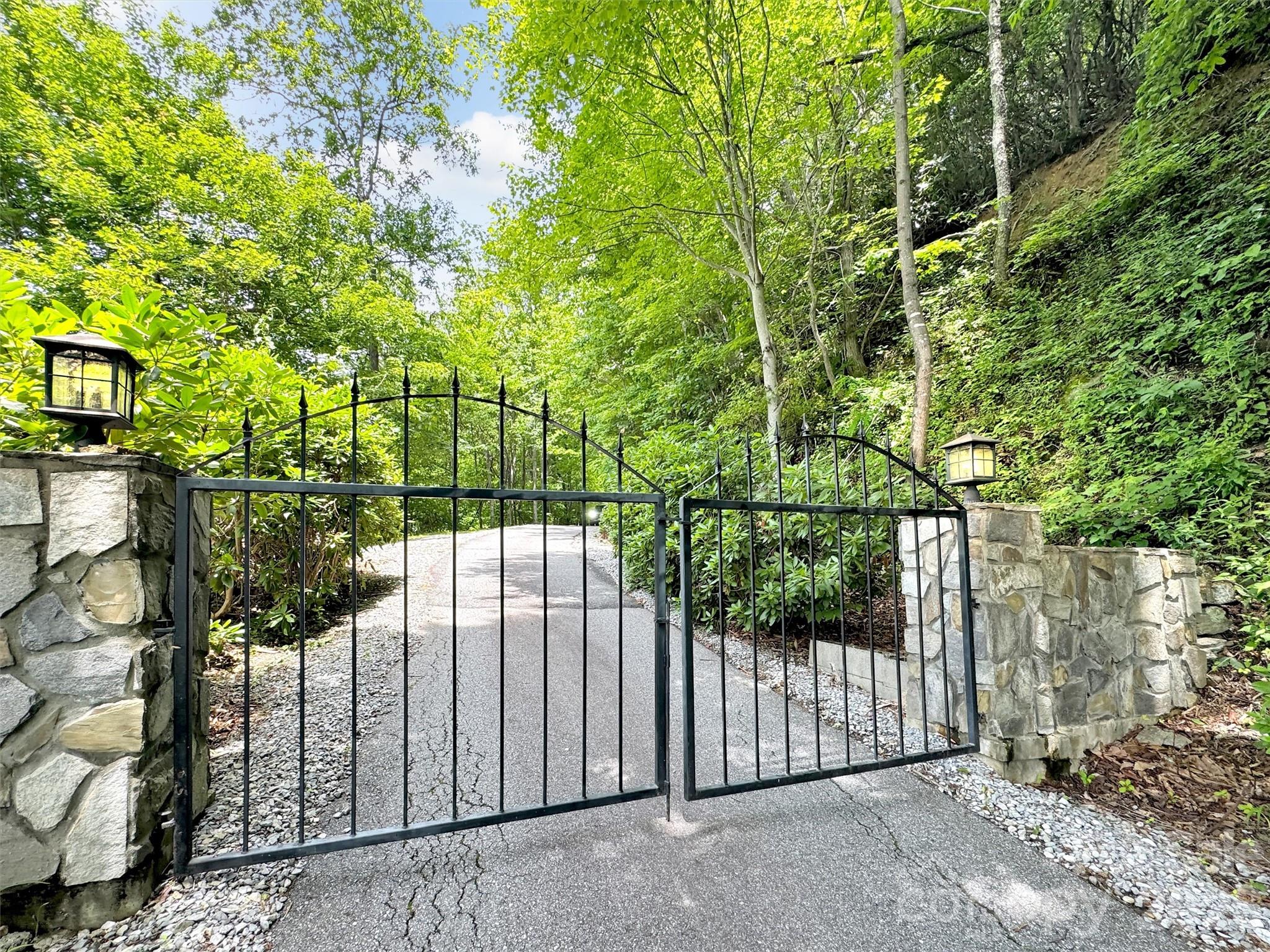 28 Mountain Breeze Drive