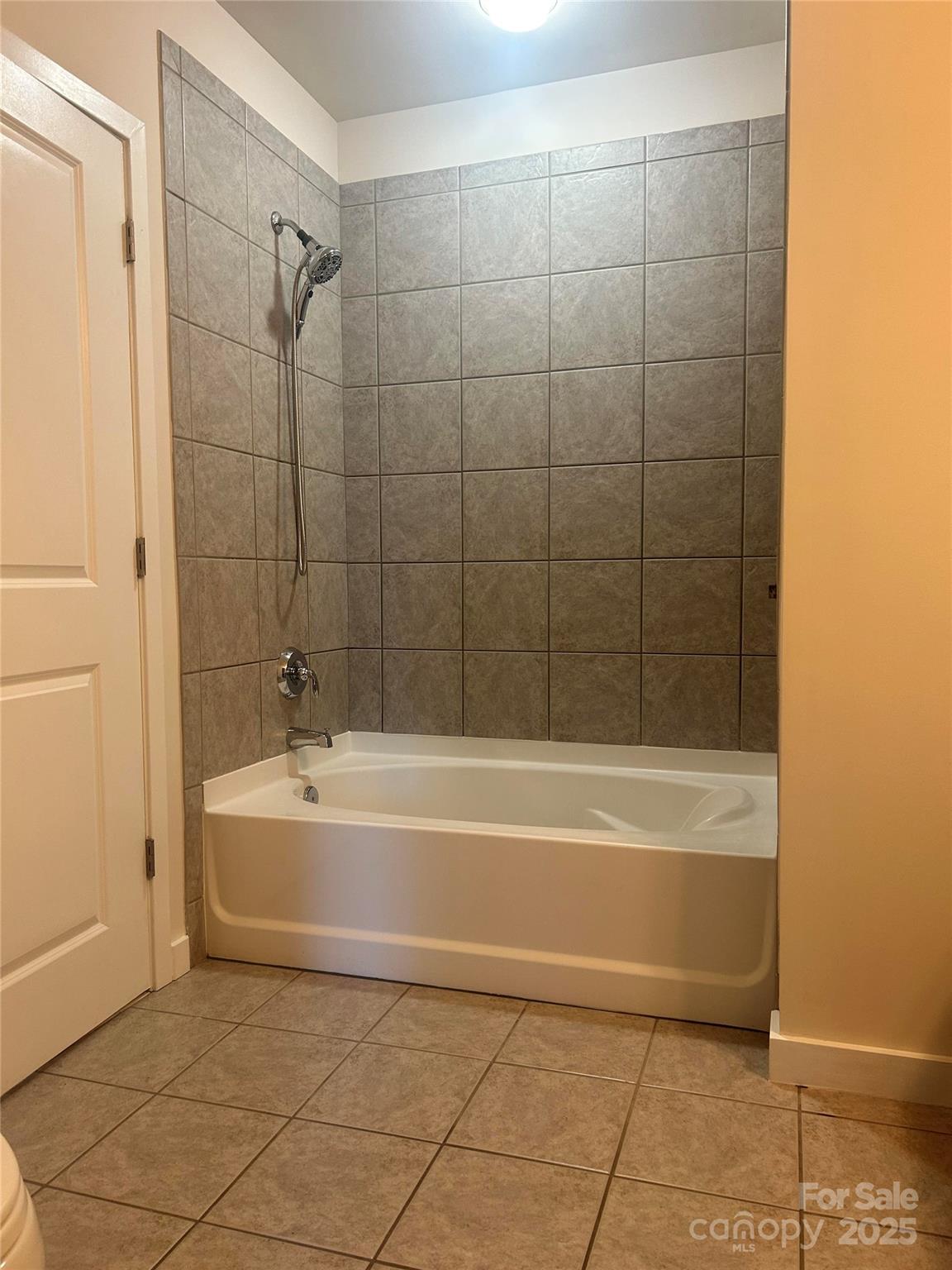 210 N Church Street Unit: 1105