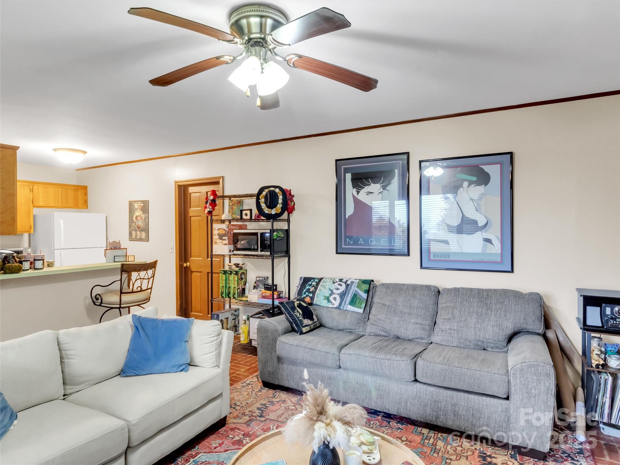 930 Scenic Circle
