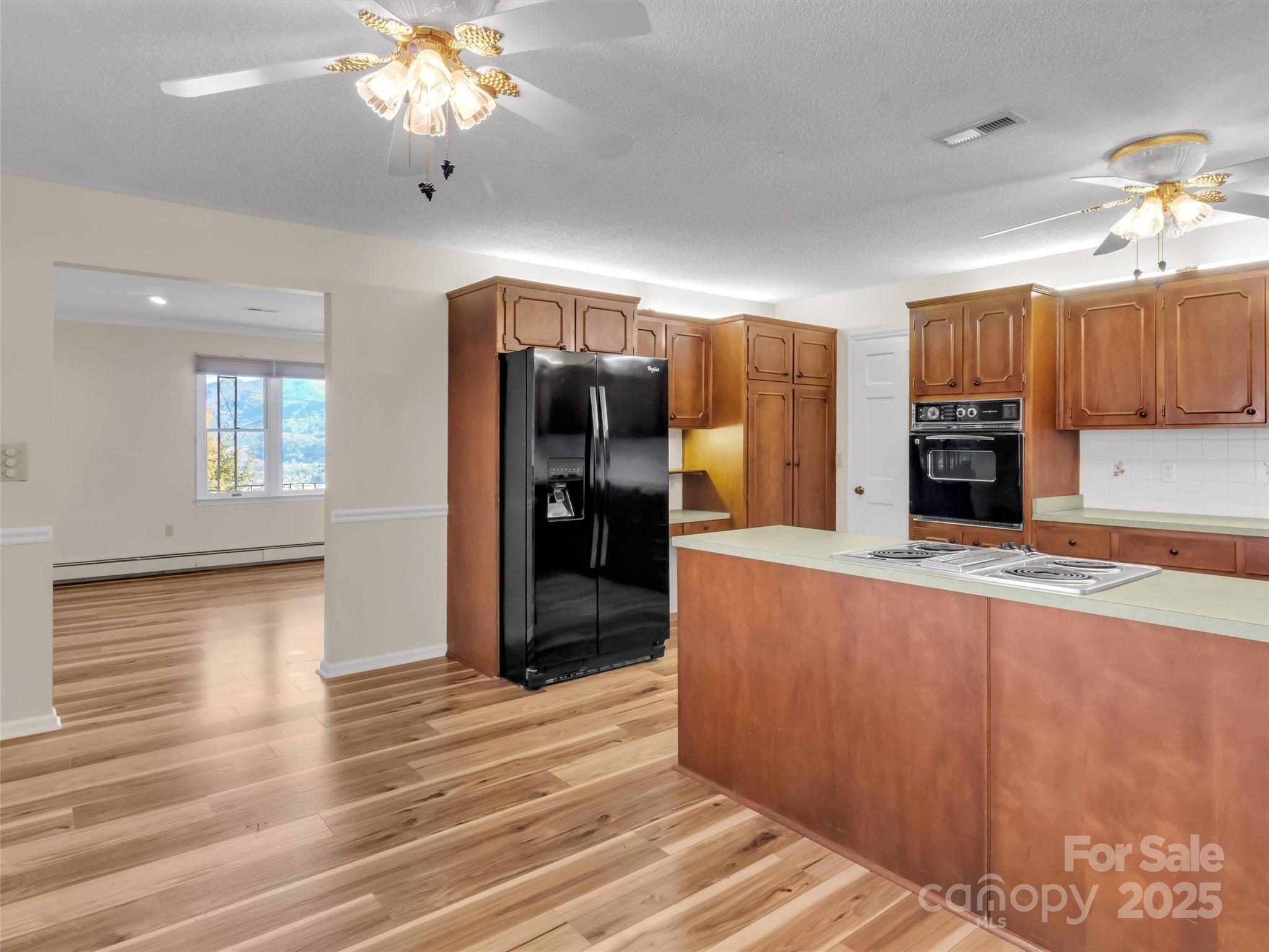 930 Scenic Circle