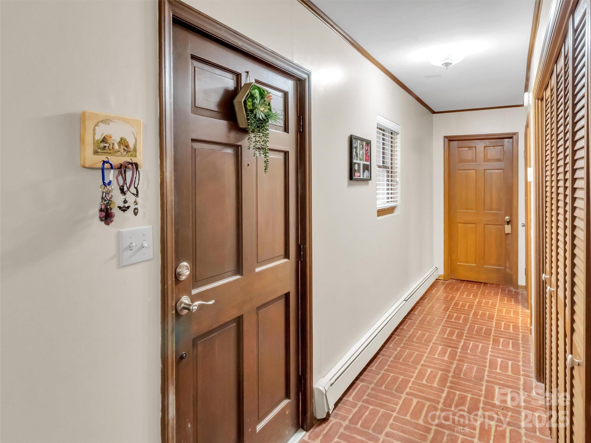 930 Scenic Circle
