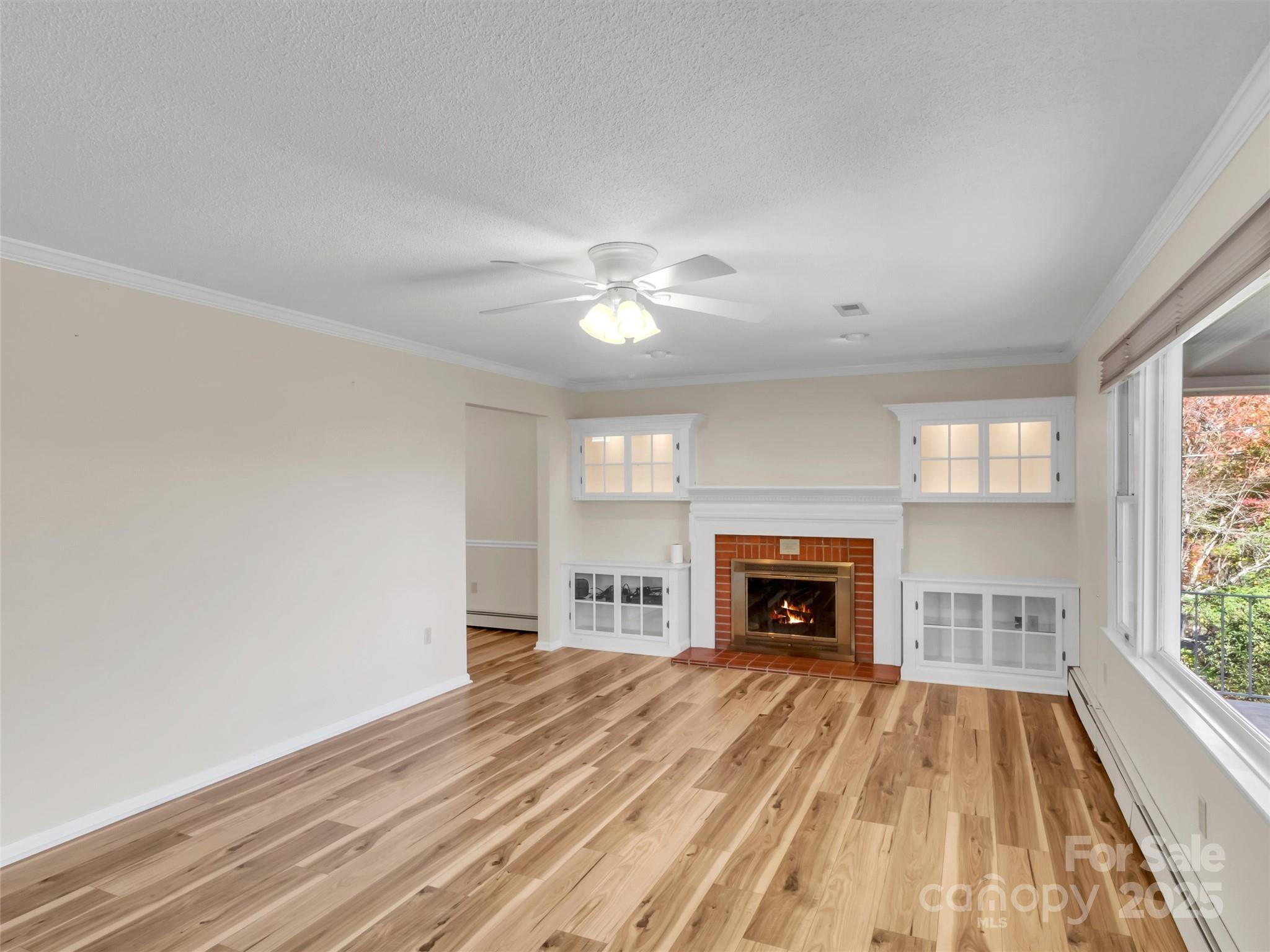 930 Scenic Circle