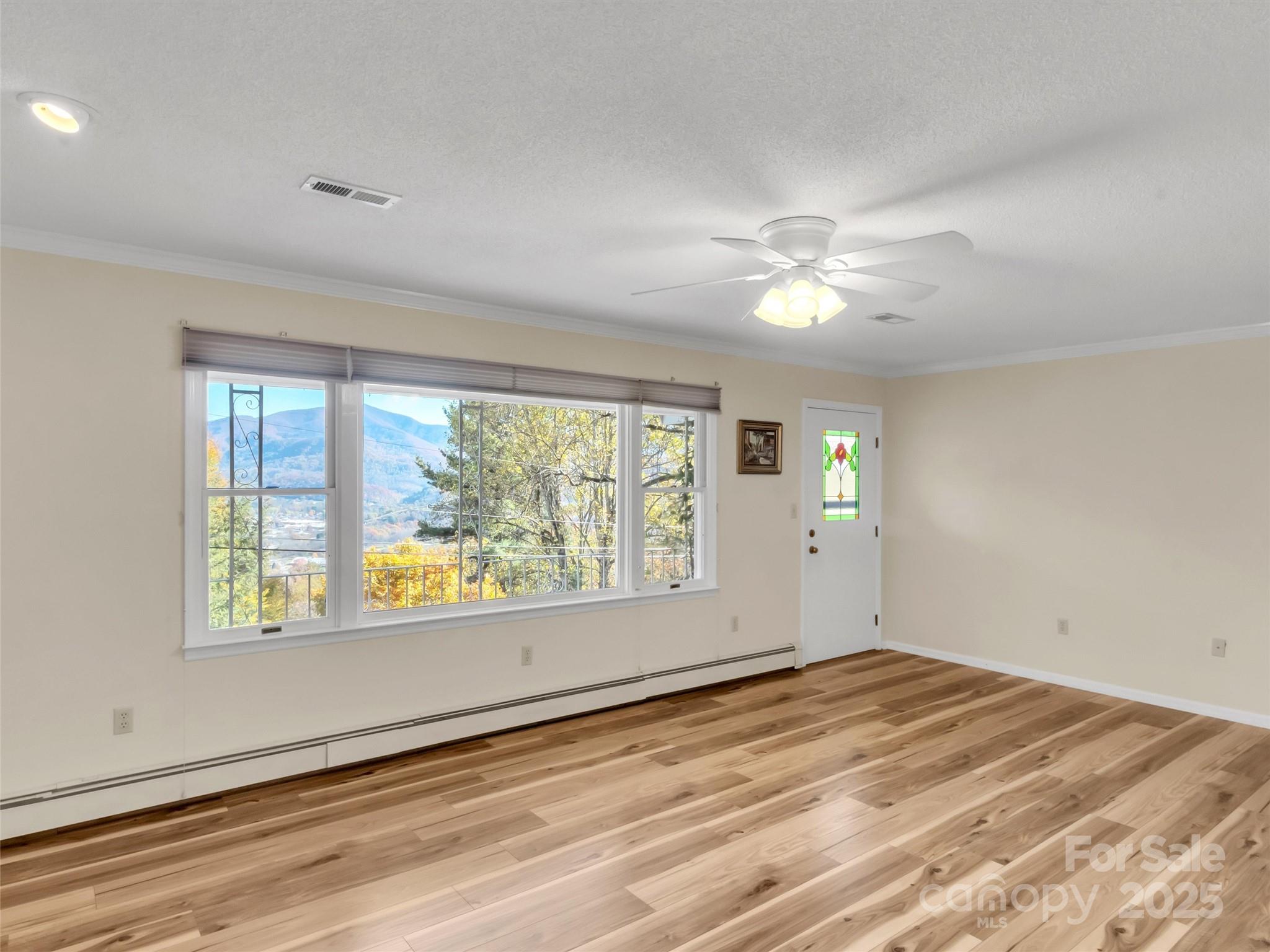 930 Scenic Circle