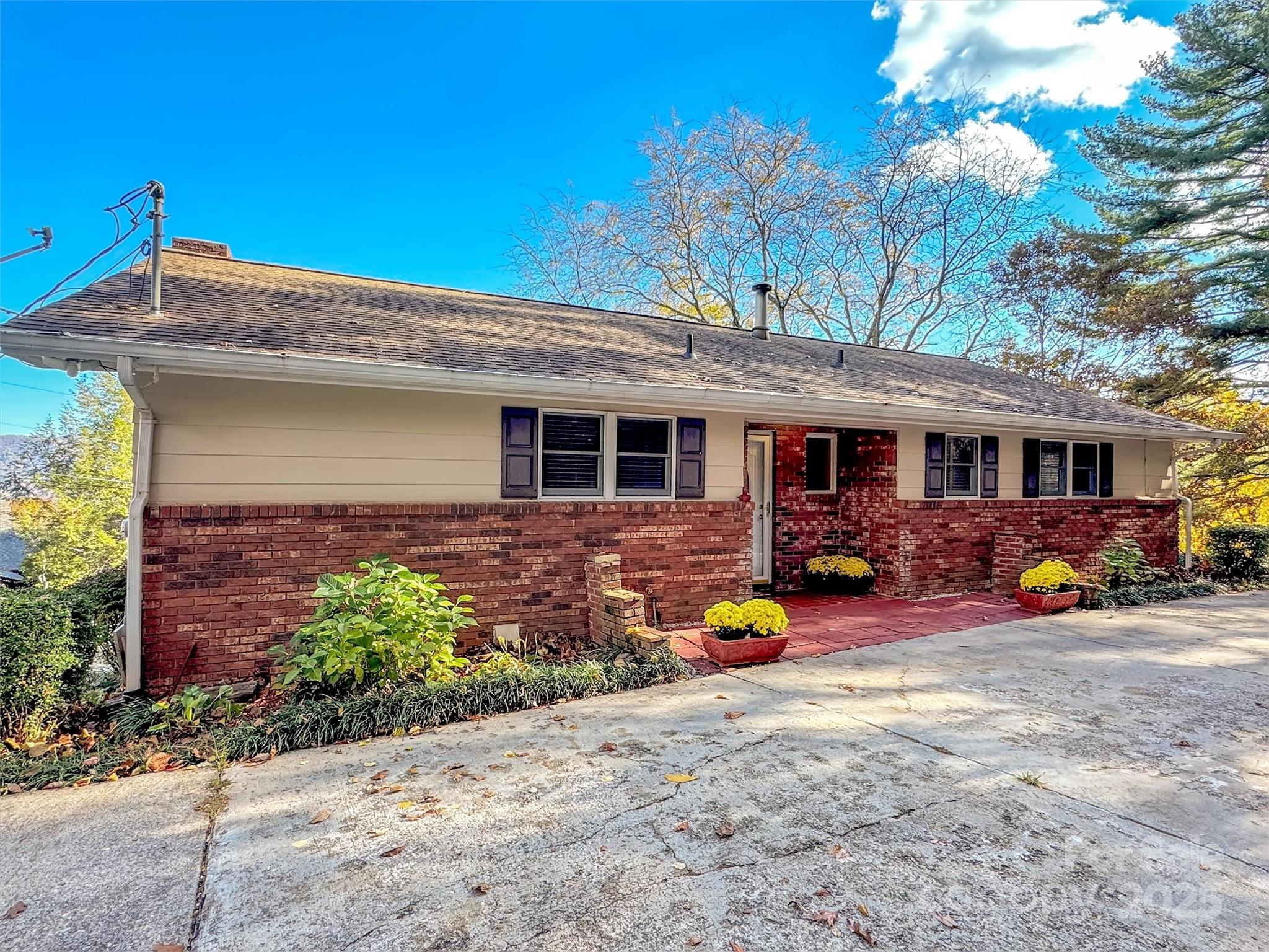 930 Scenic Circle