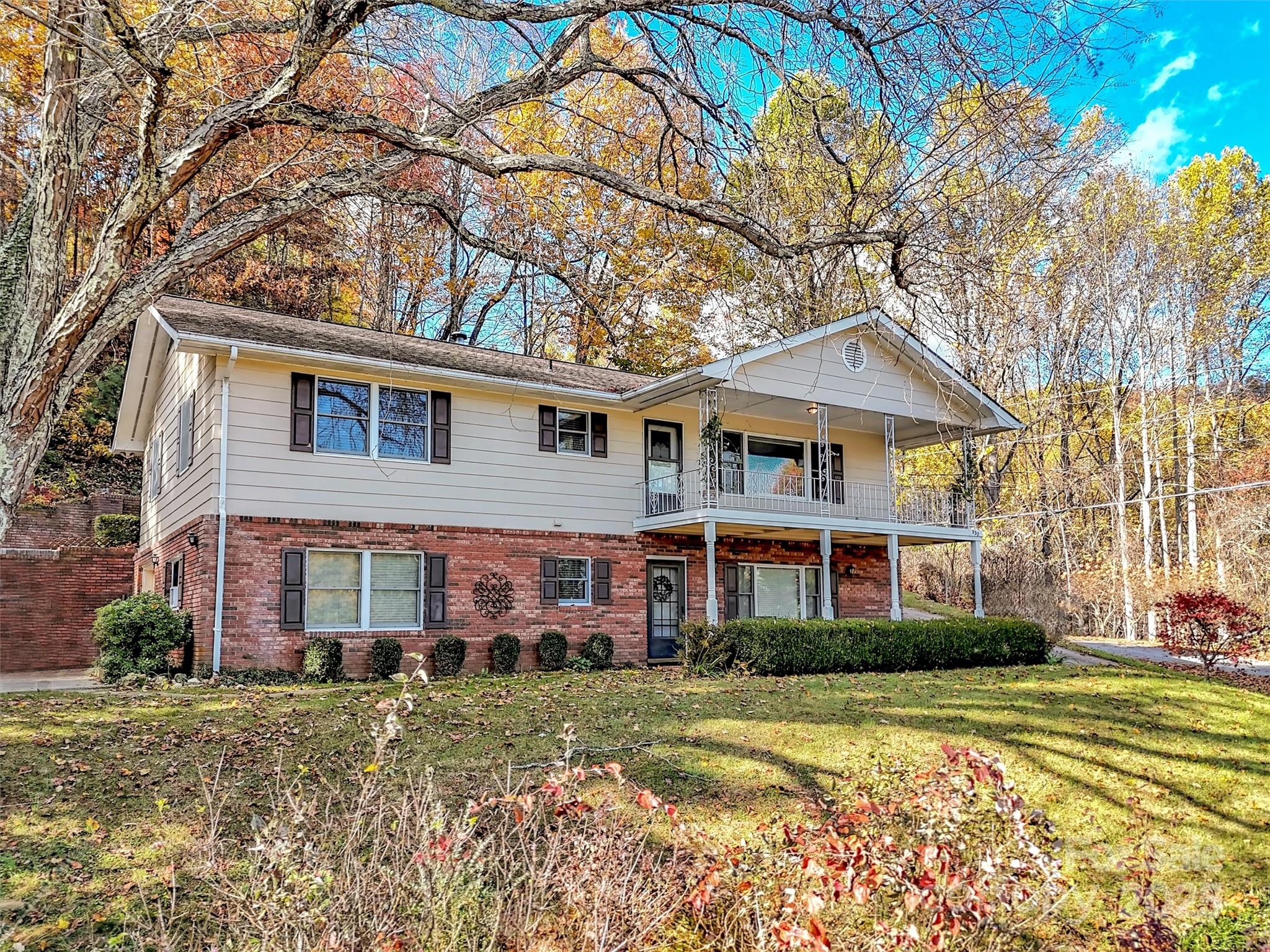 930 Scenic Circle