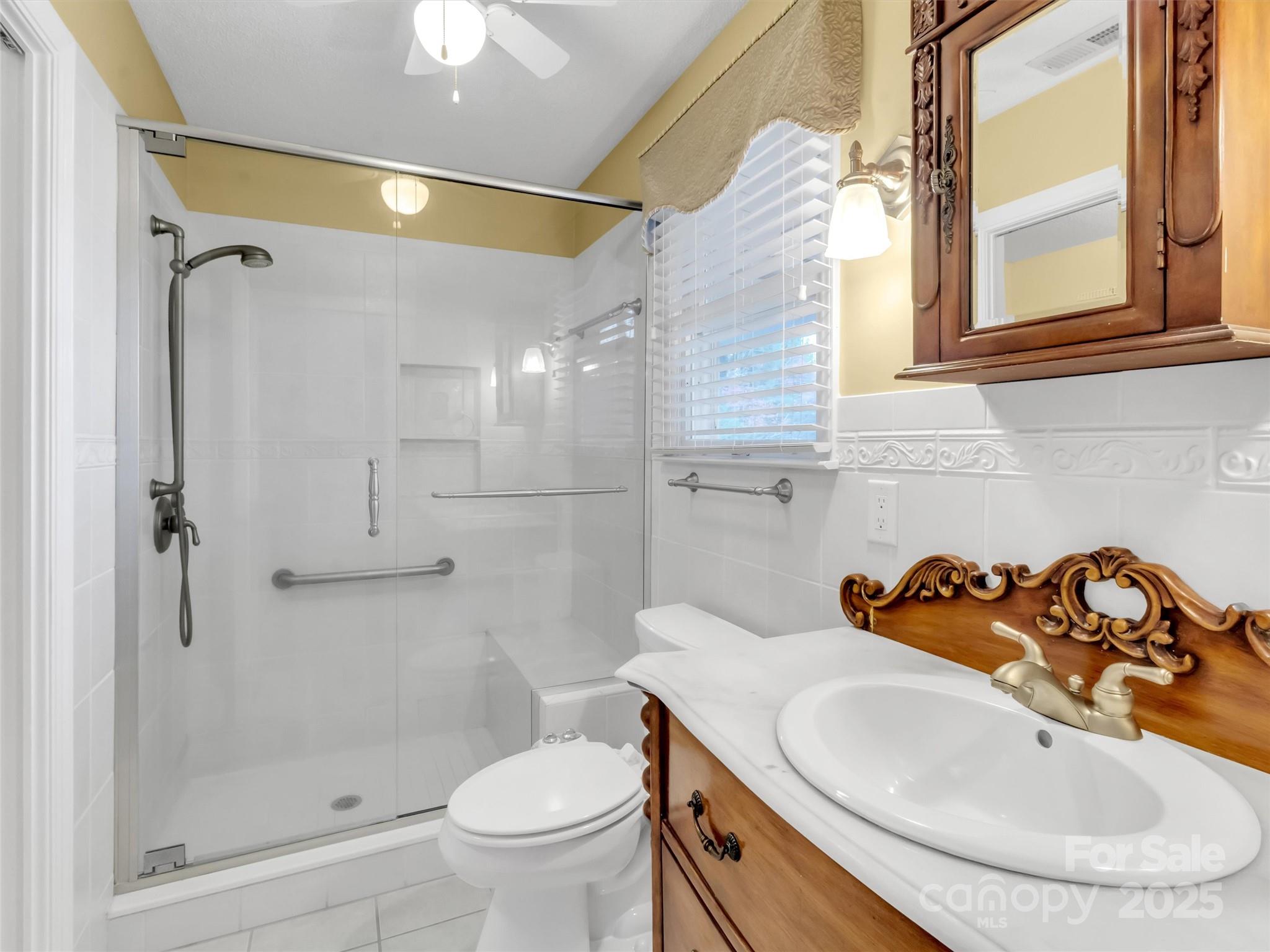 930 Scenic Circle