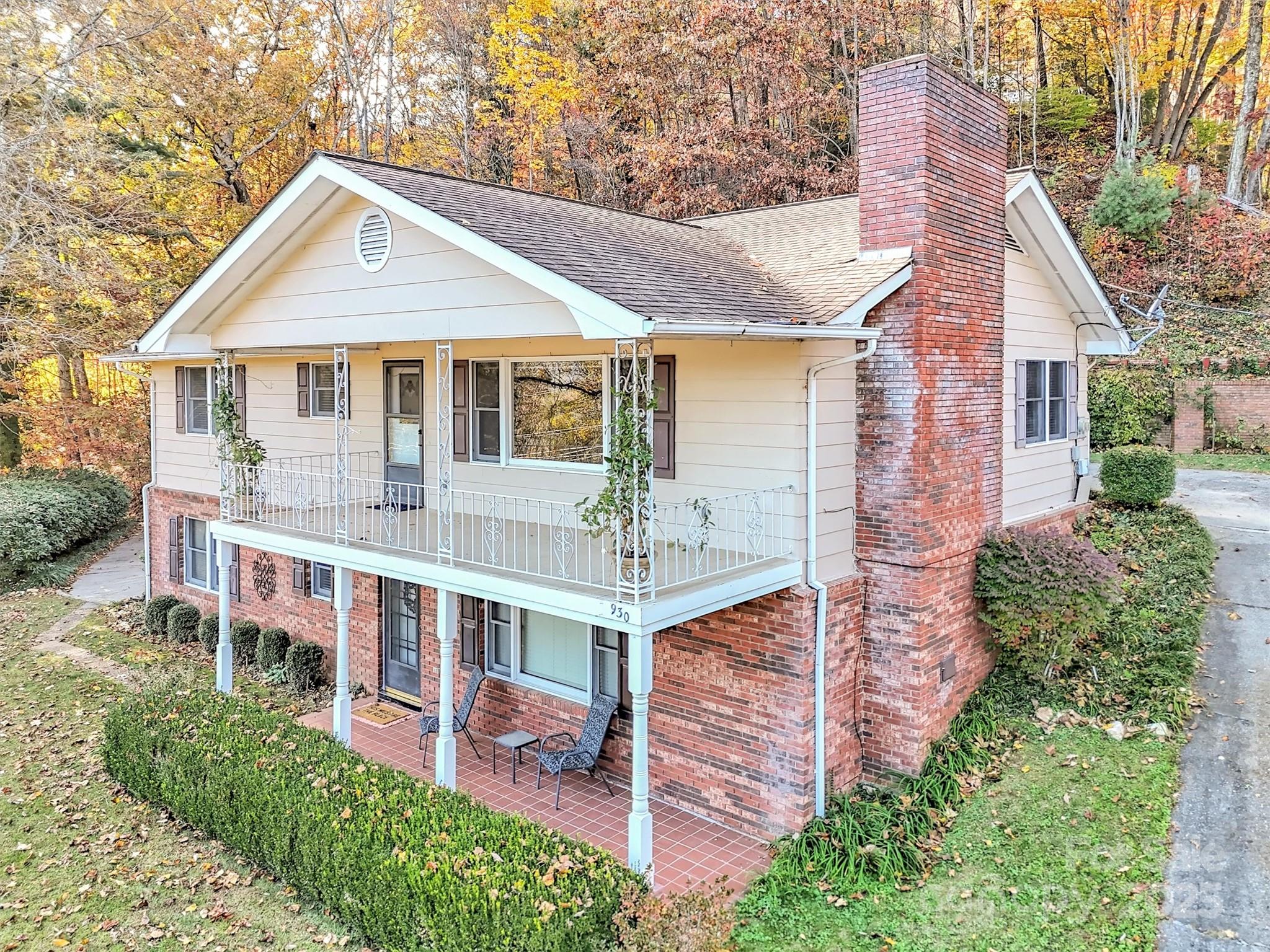 930 Scenic Circle
