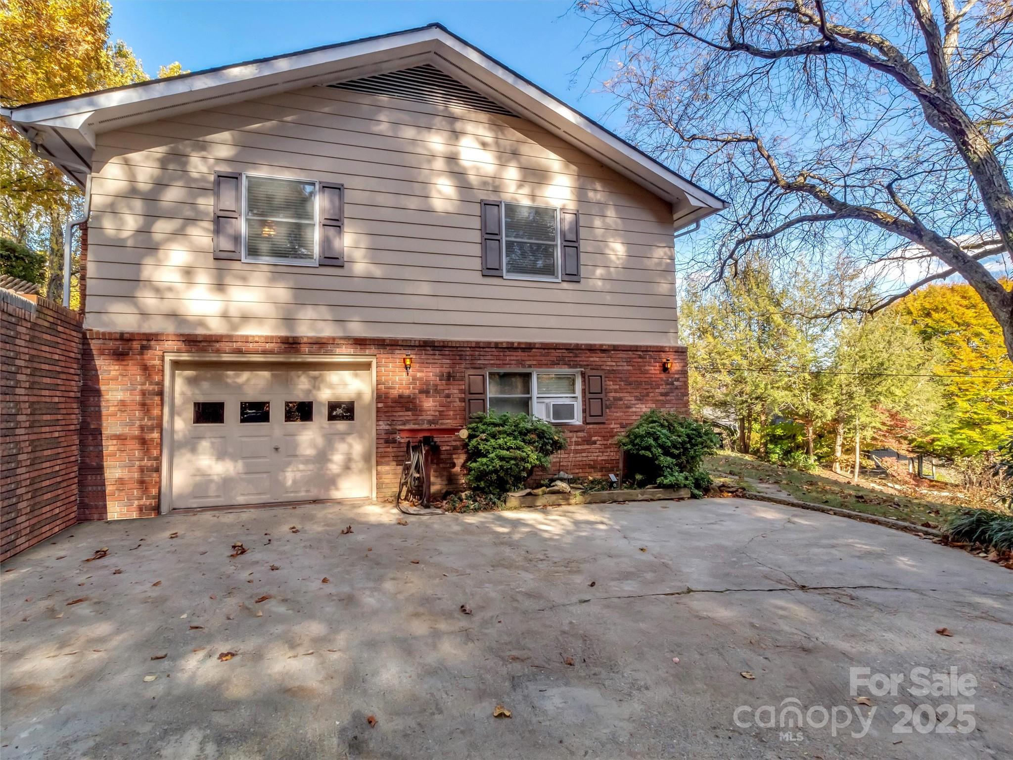 930 Scenic Circle