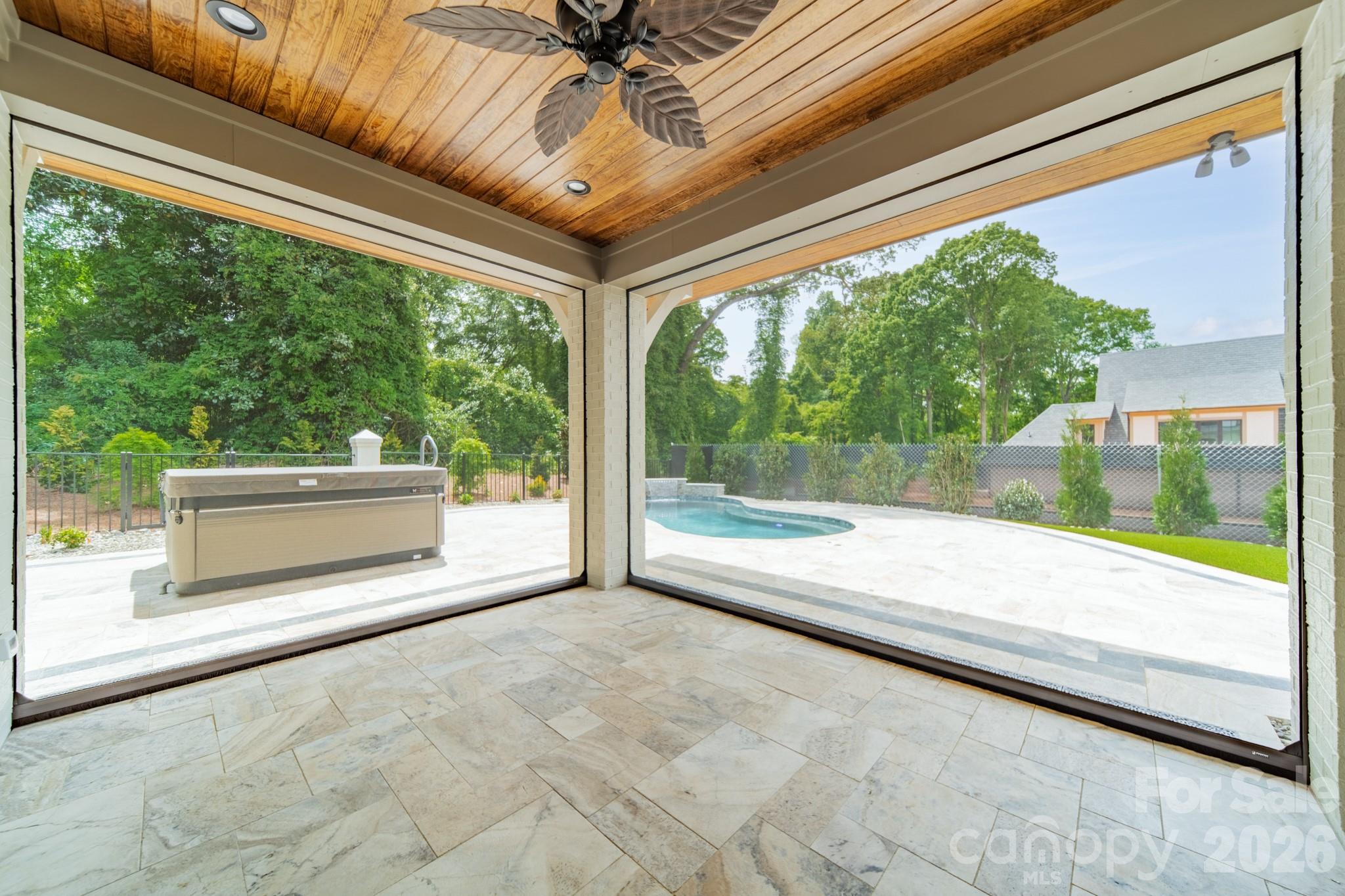 525 Winding Way Unit: 7