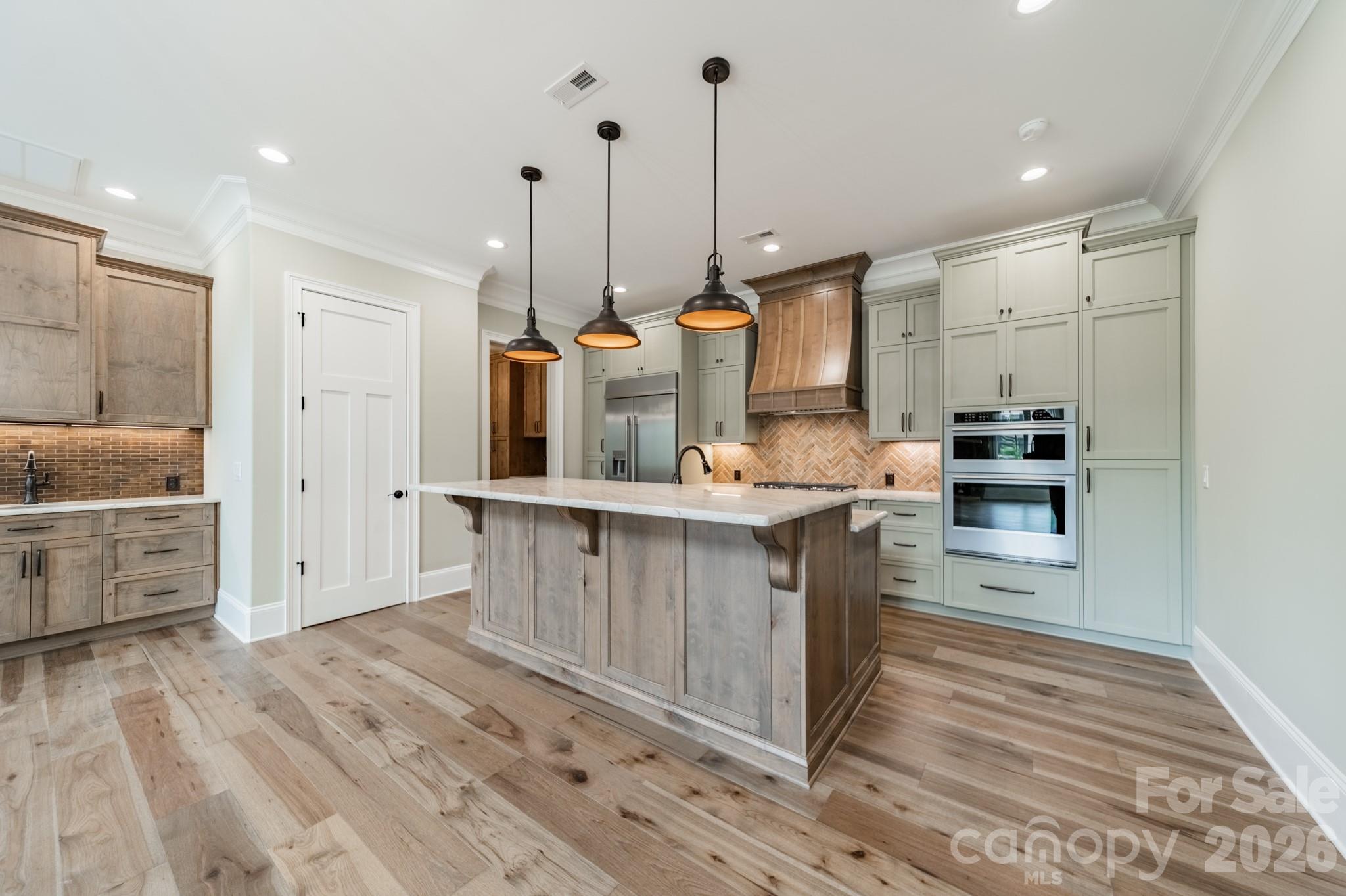 525 Winding Way Unit: 7