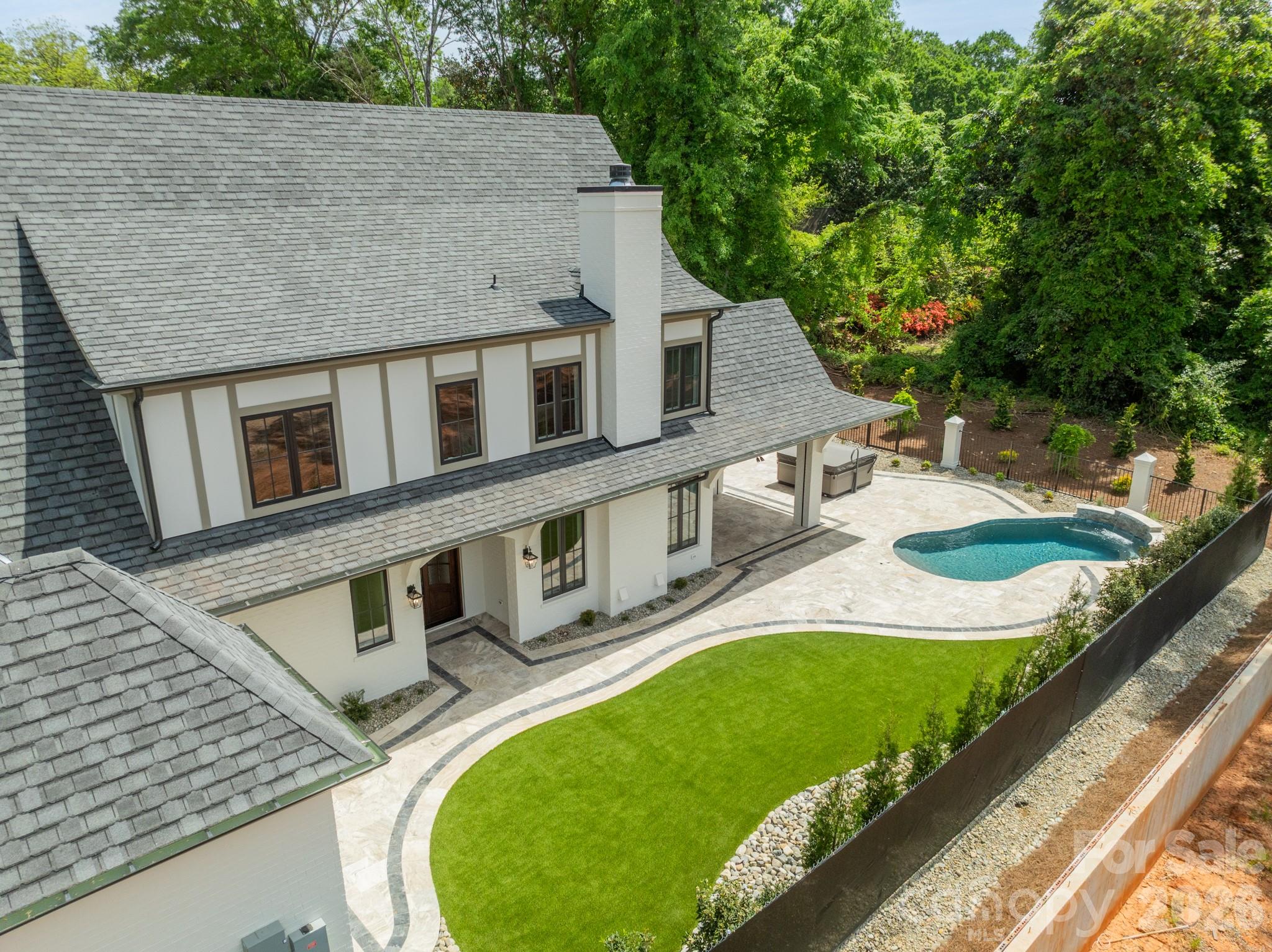 525 Winding Way Unit: 7