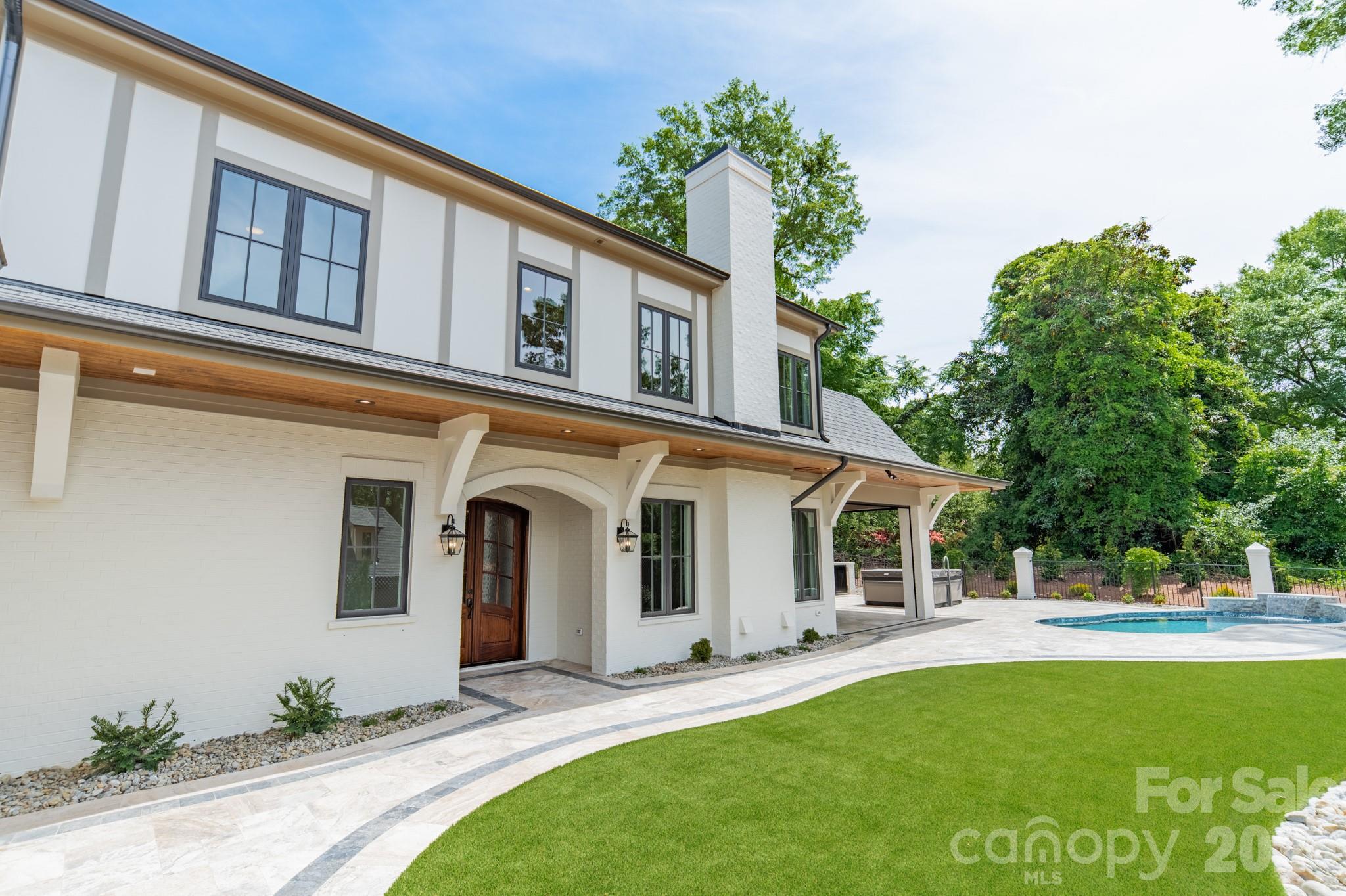 525 Winding Way Unit: 7