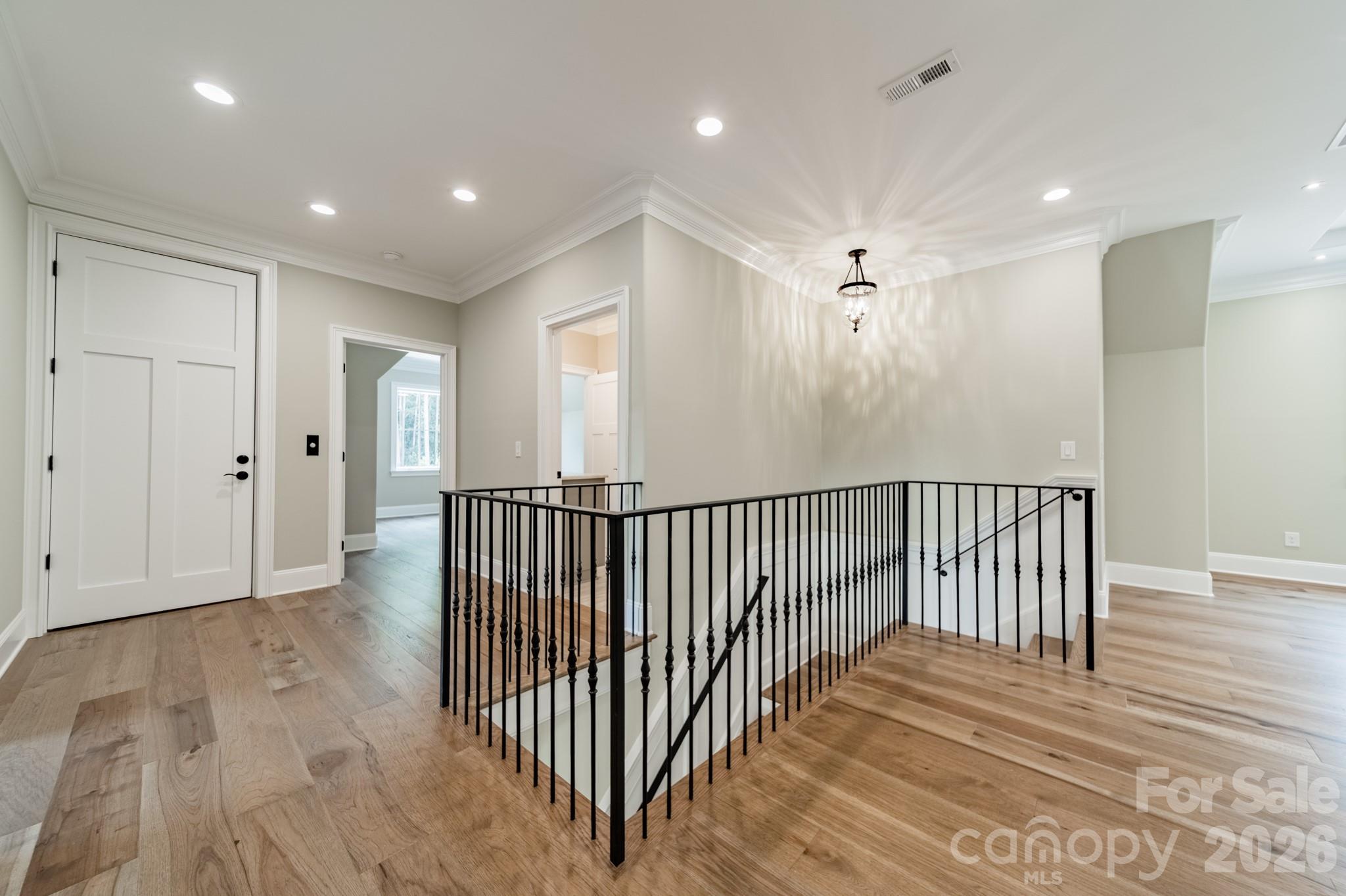 525 Winding Way Unit: 7