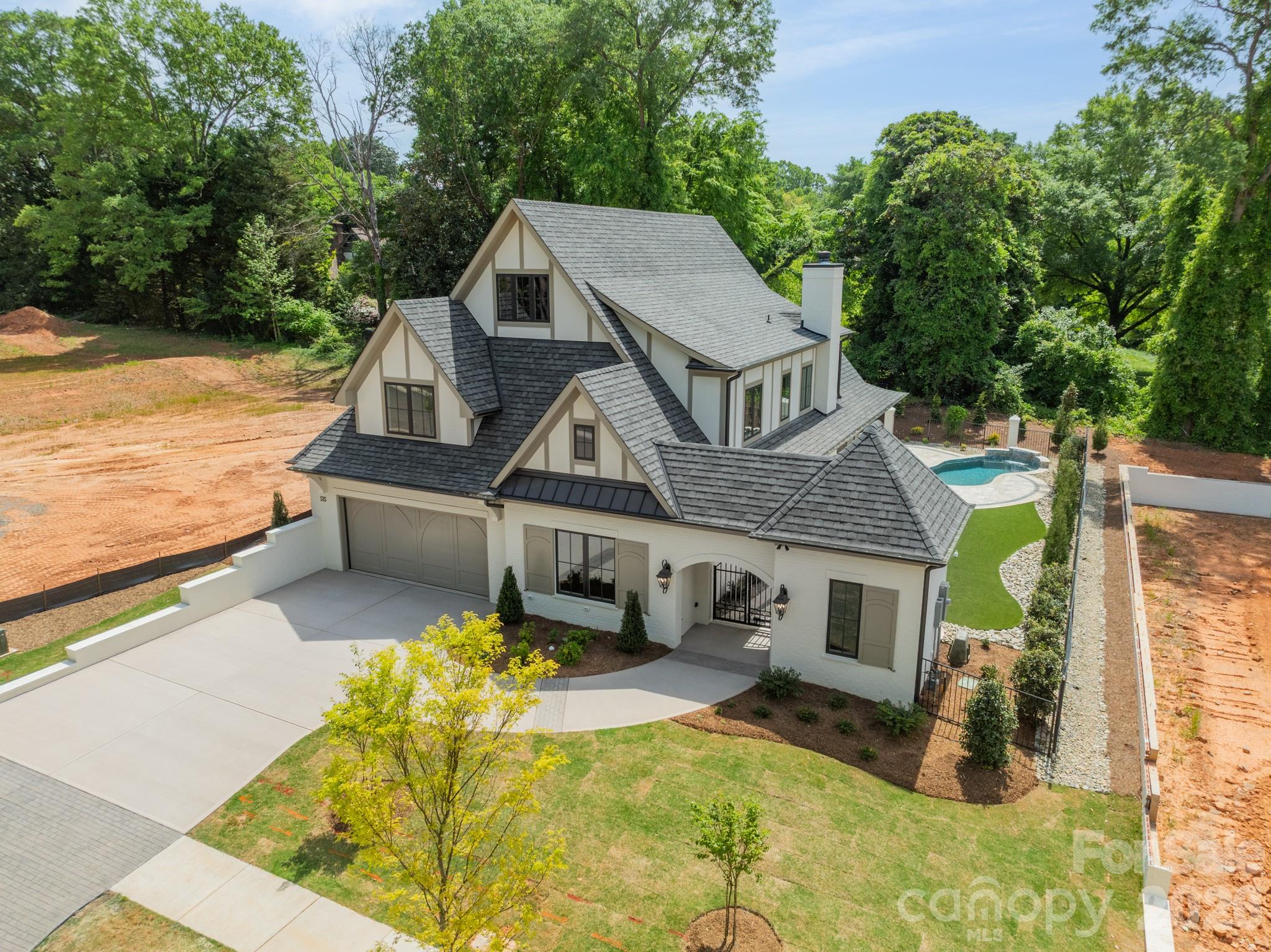 525 Winding Way Unit: 7