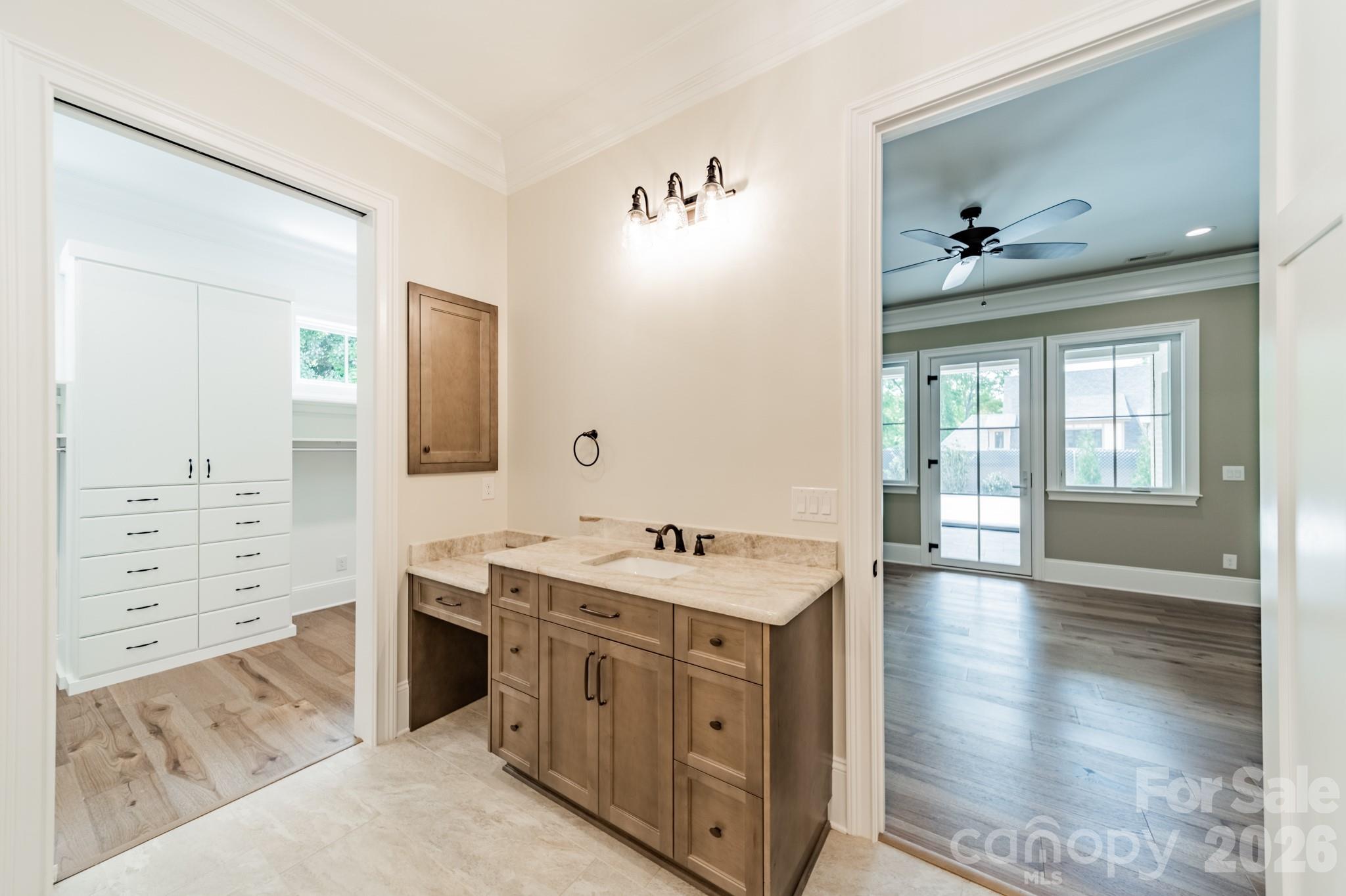 525 Winding Way Unit: 7