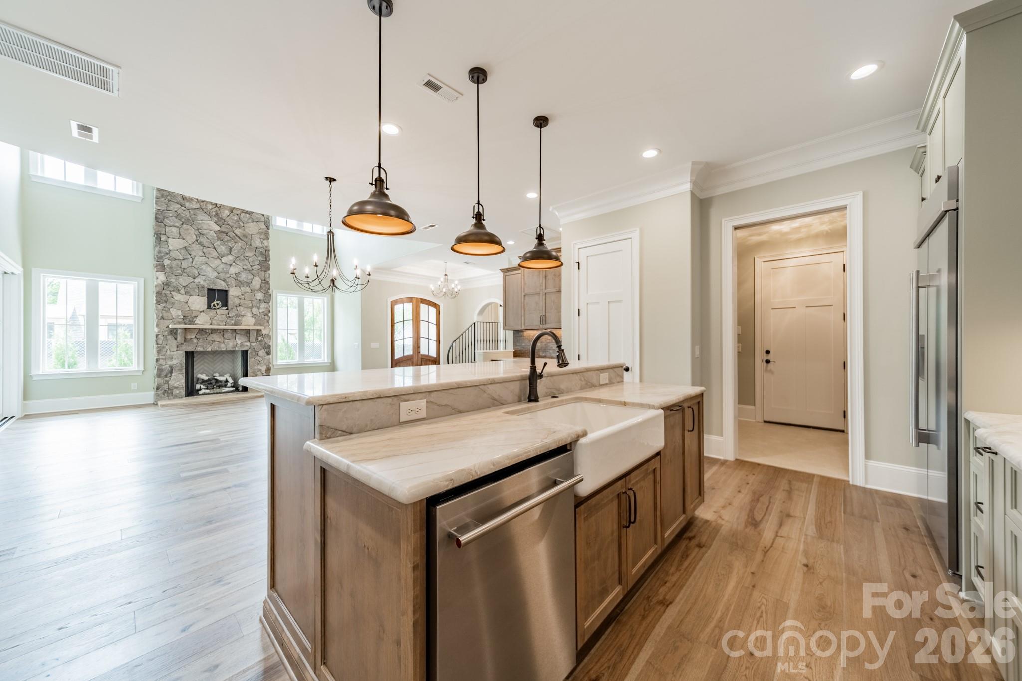 525 Winding Way Unit: 7