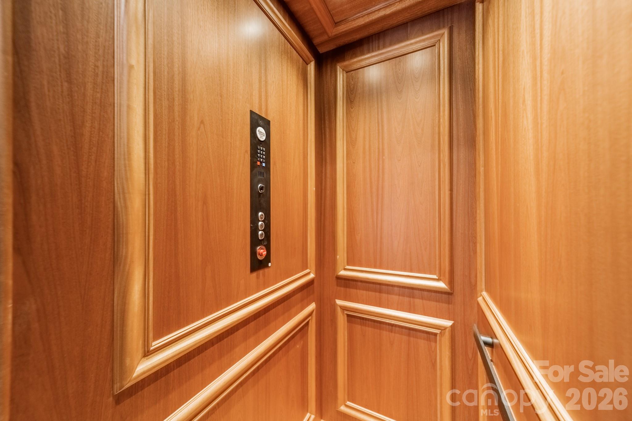 525 Winding Way Unit: 7