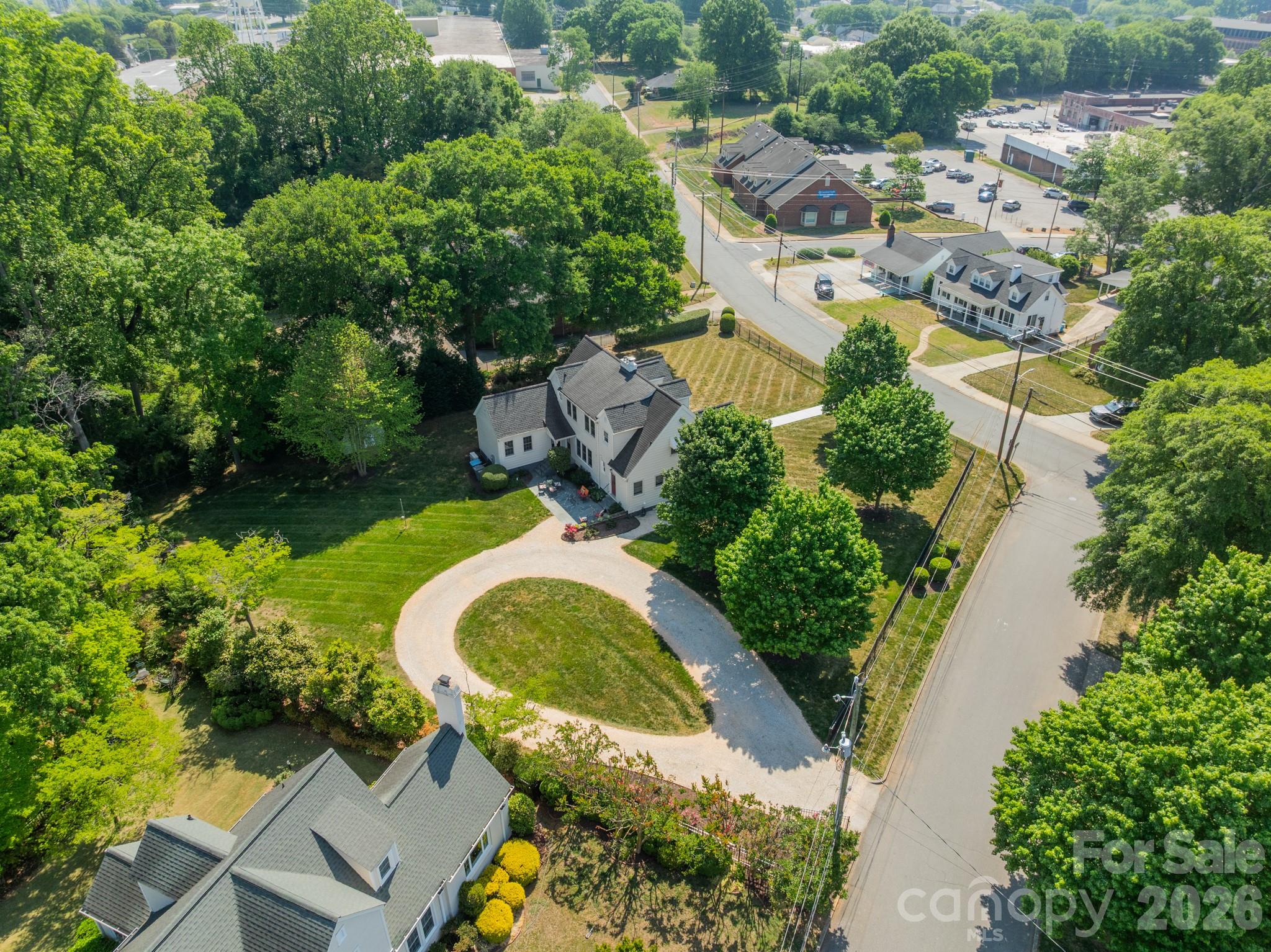 27 Circle Drive