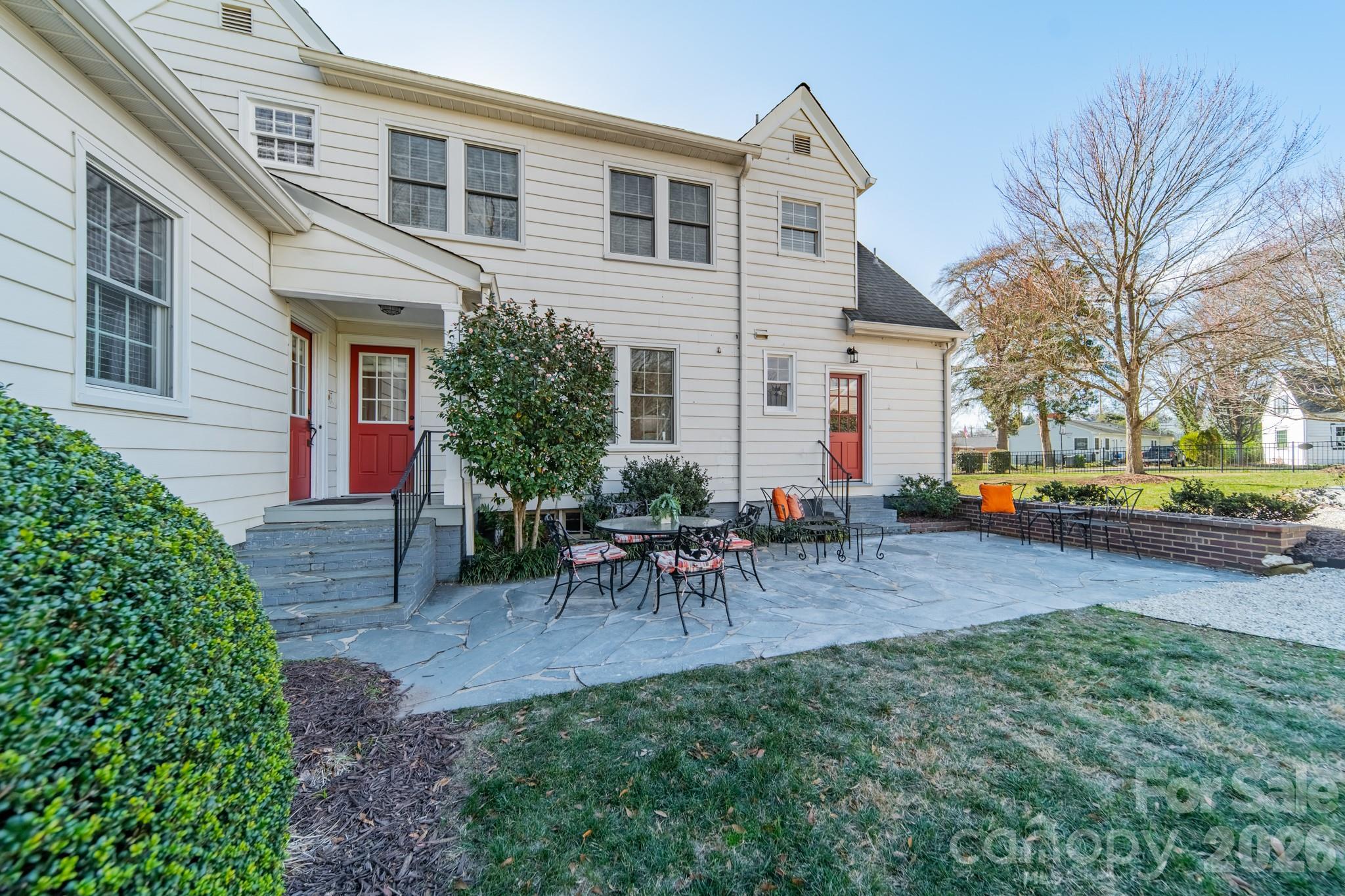 27 Circle Drive