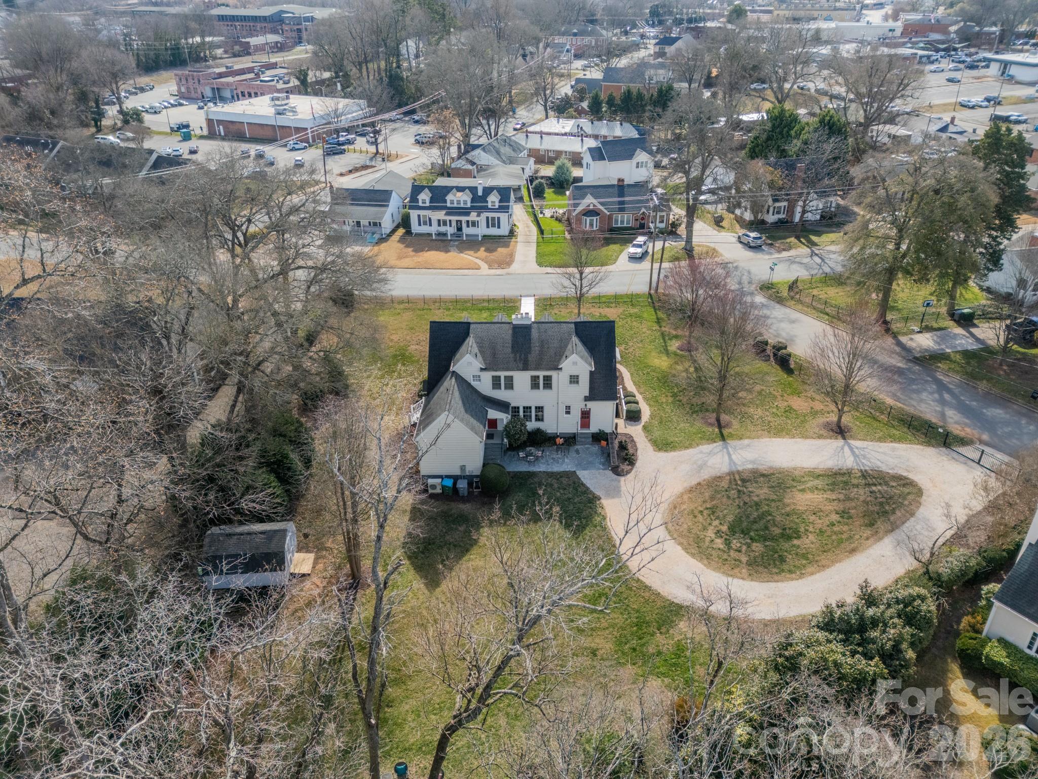 27 Circle Drive