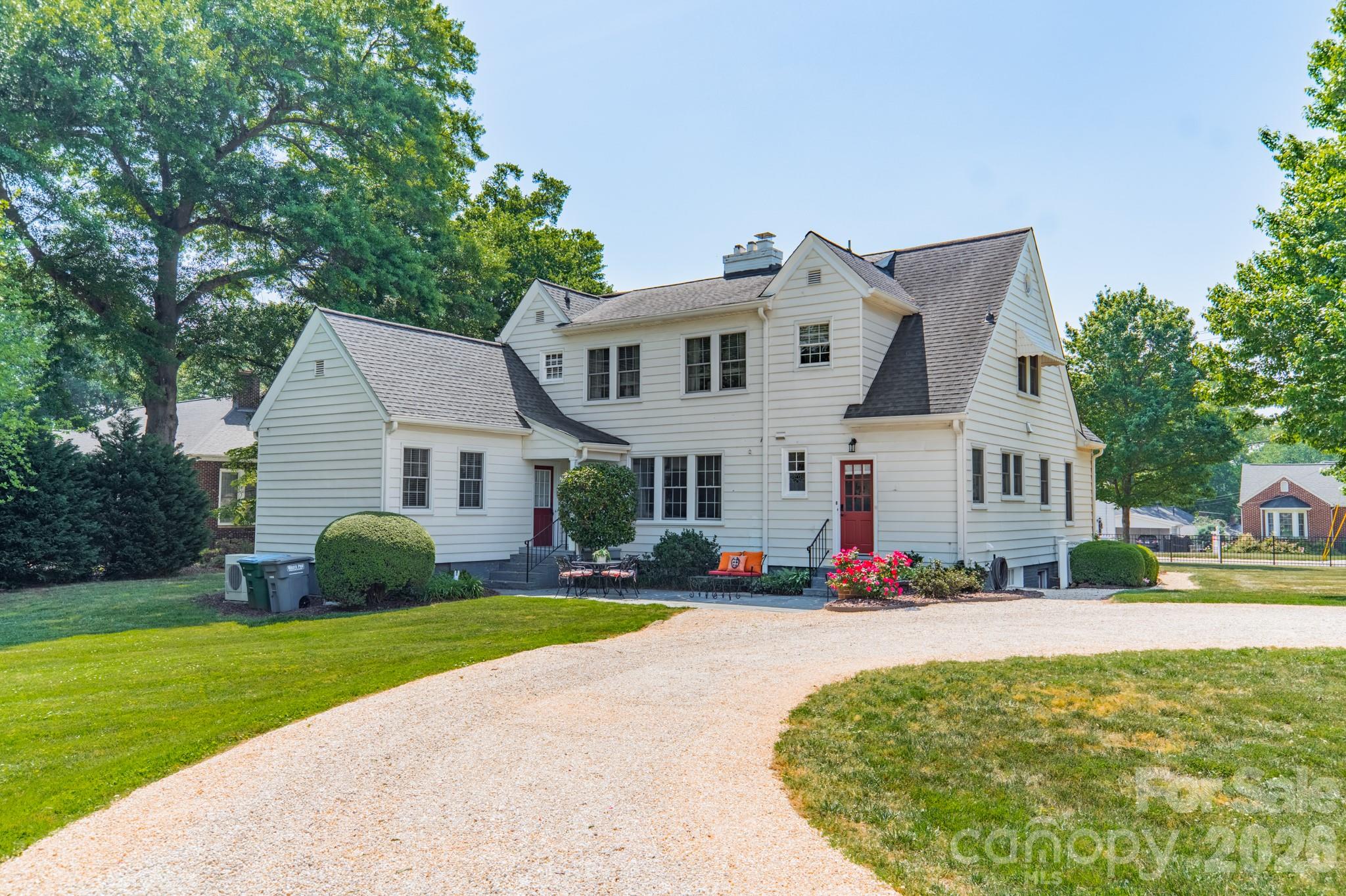 27 Circle Drive