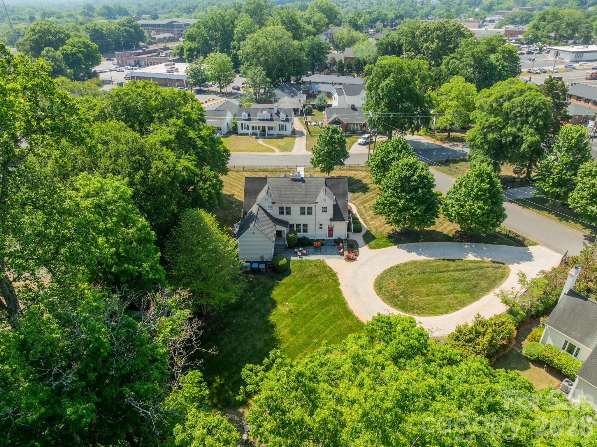 27 Circle Drive