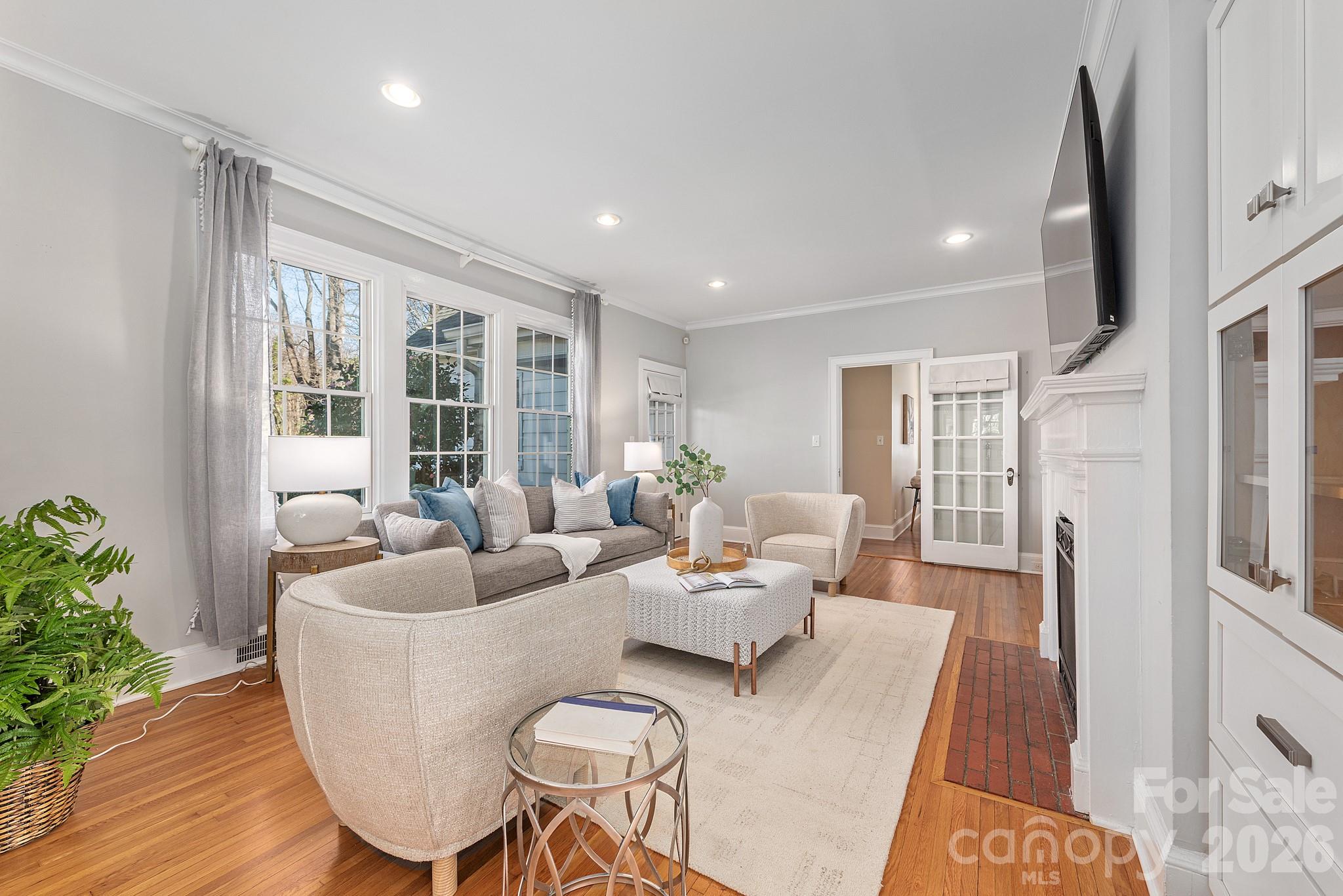 27 Circle Drive