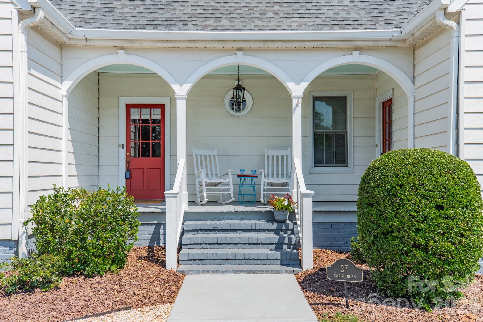 27 Circle Drive