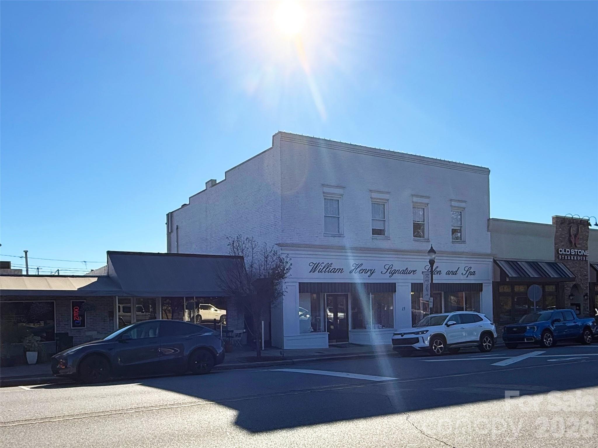 27 Circle Drive