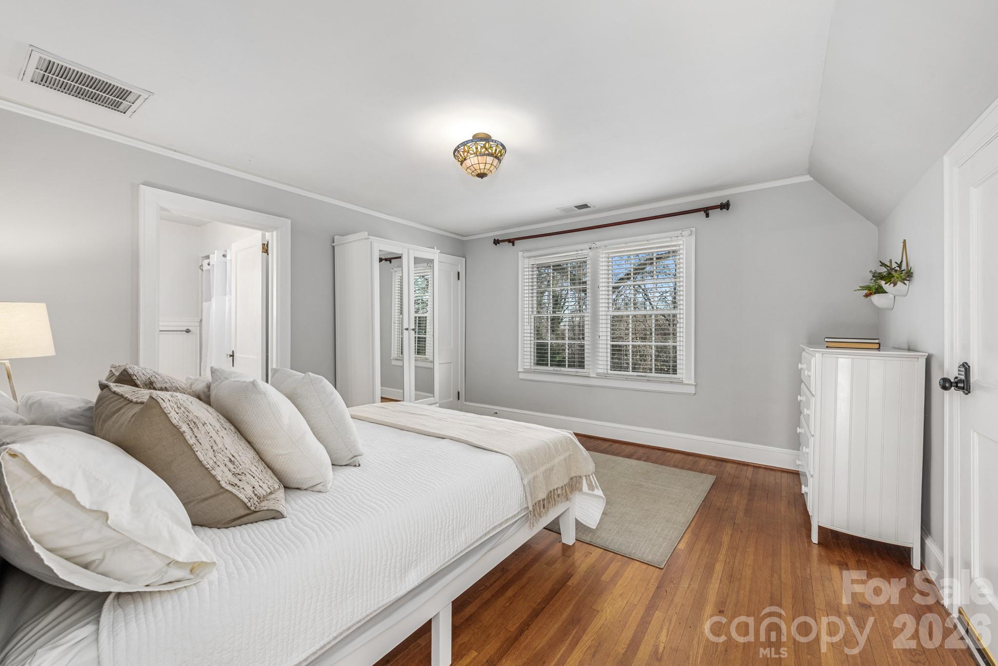 27 Circle Drive