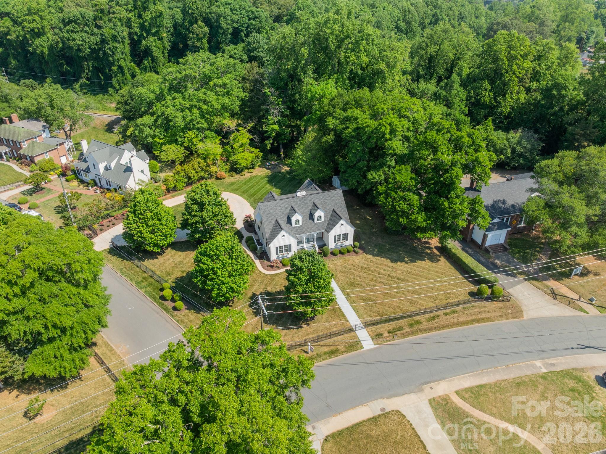 27 Circle Drive