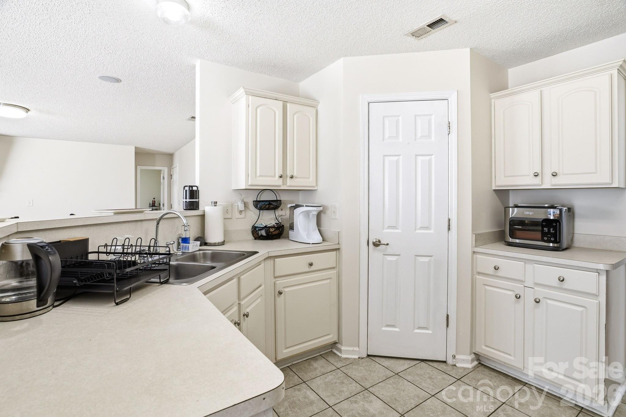 2260 Wexford Way