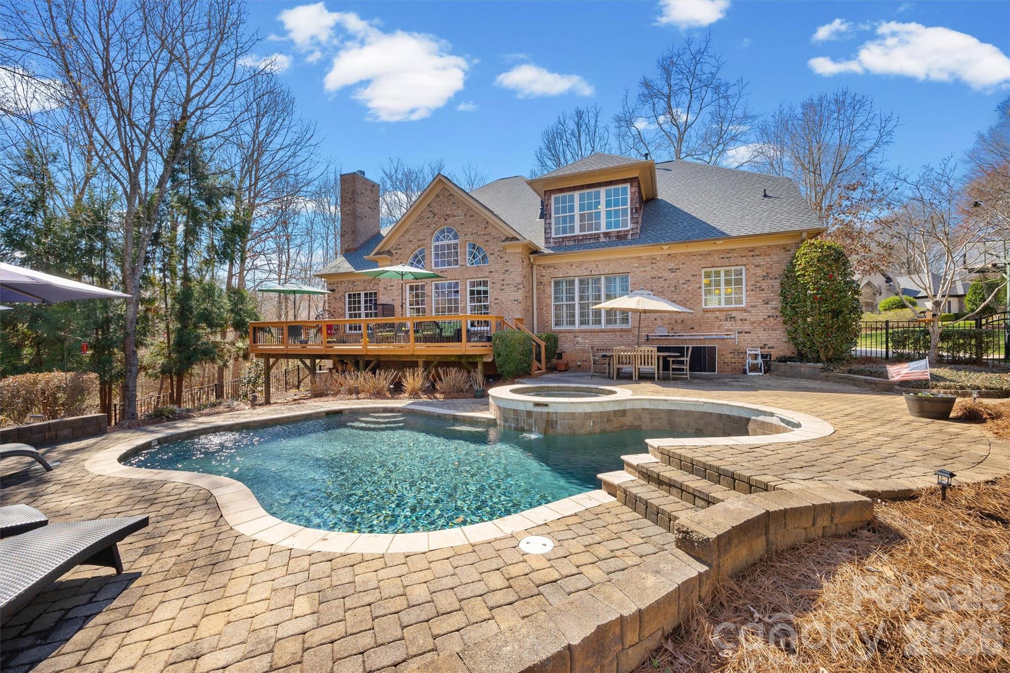 8238 Victoria Lake Drive