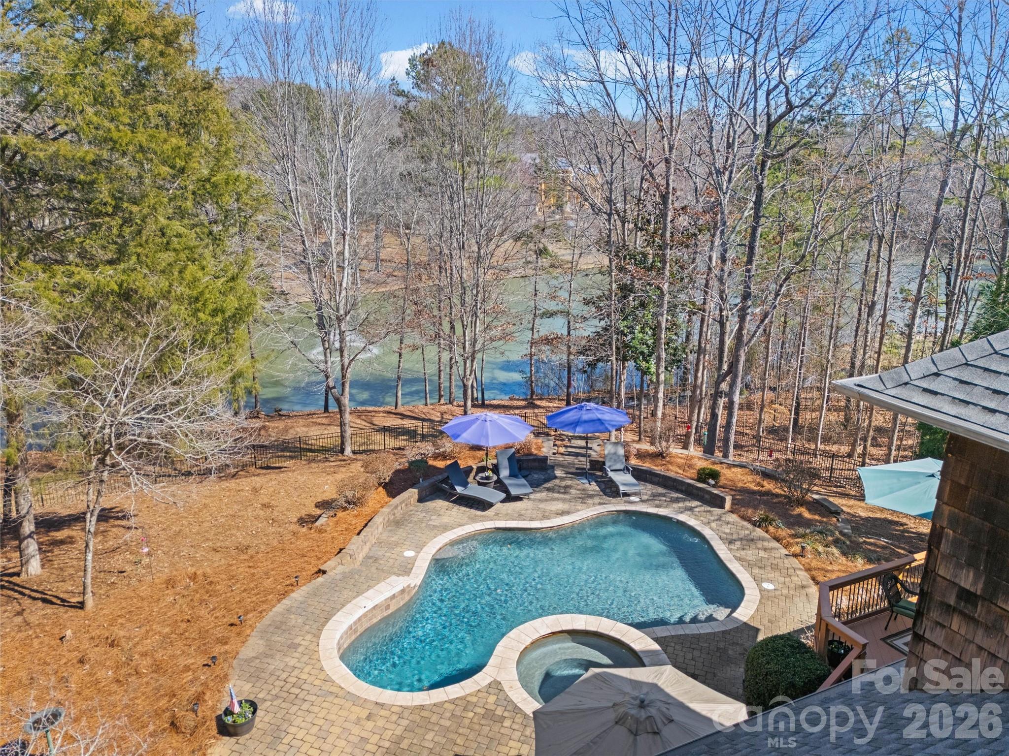 8238 Victoria Lake Drive