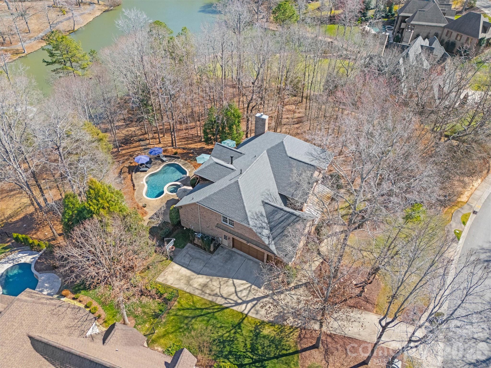 8238 Victoria Lake Drive