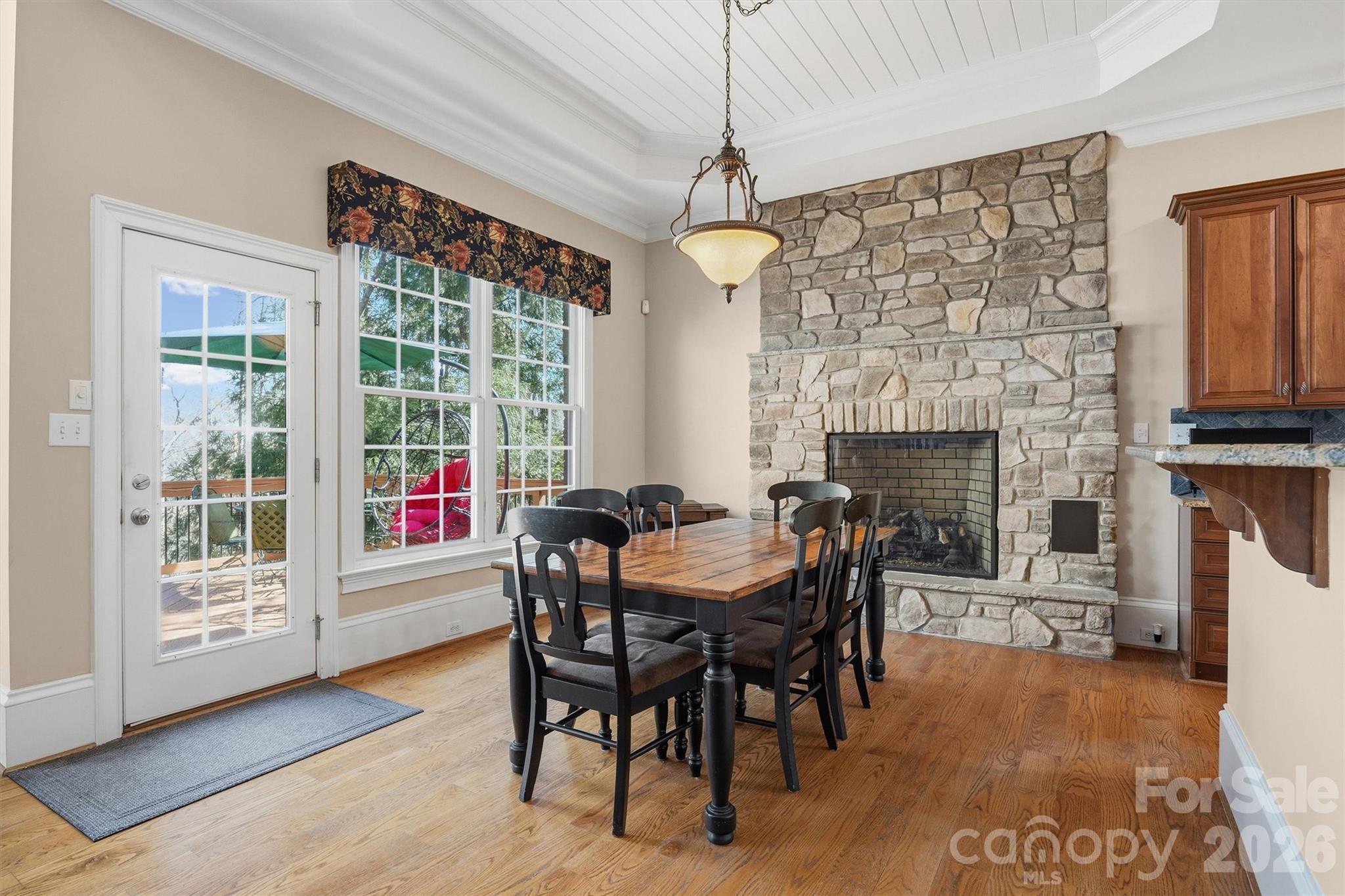 8238 Victoria Lake Drive
