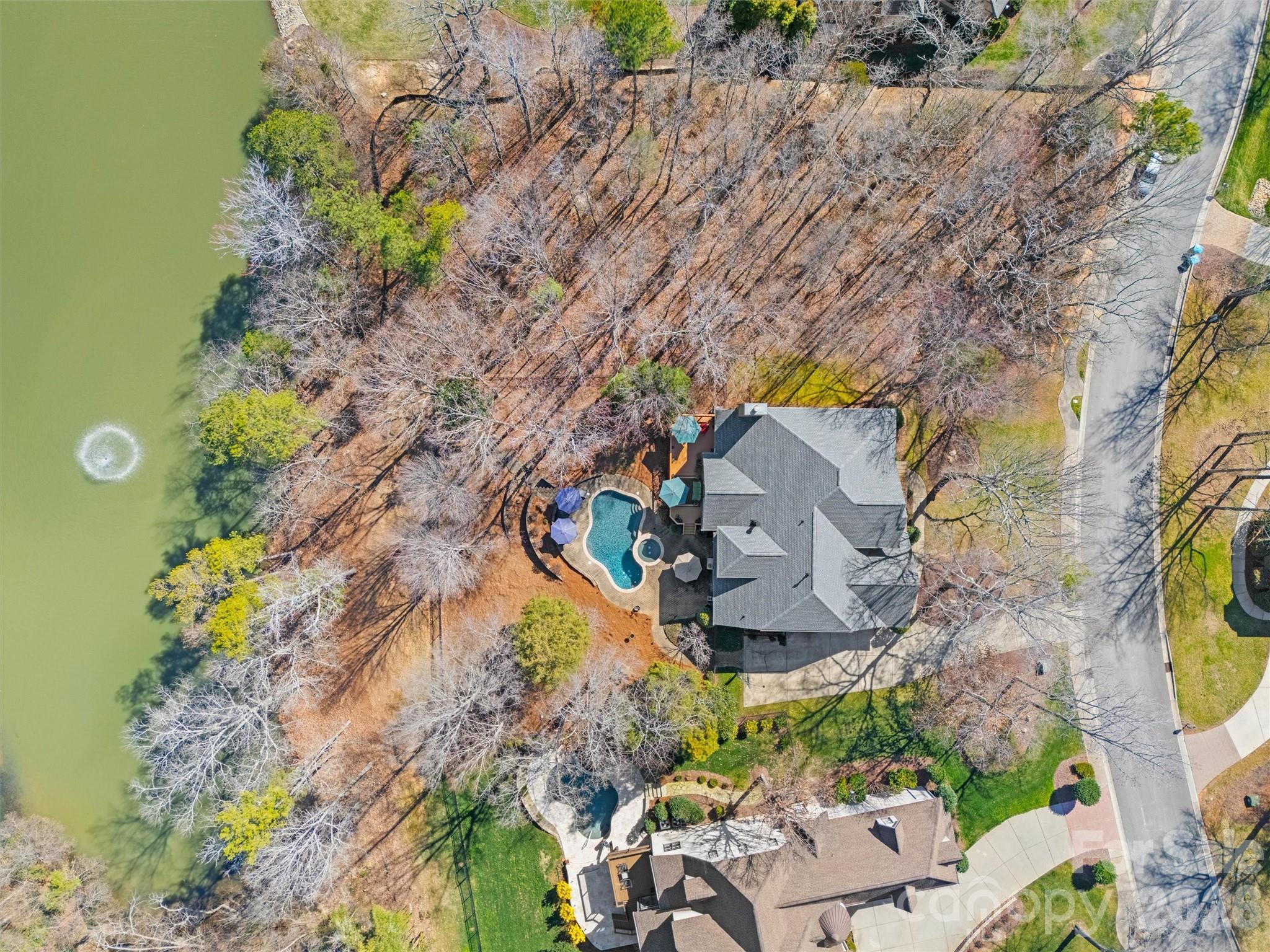 8238 Victoria Lake Drive
