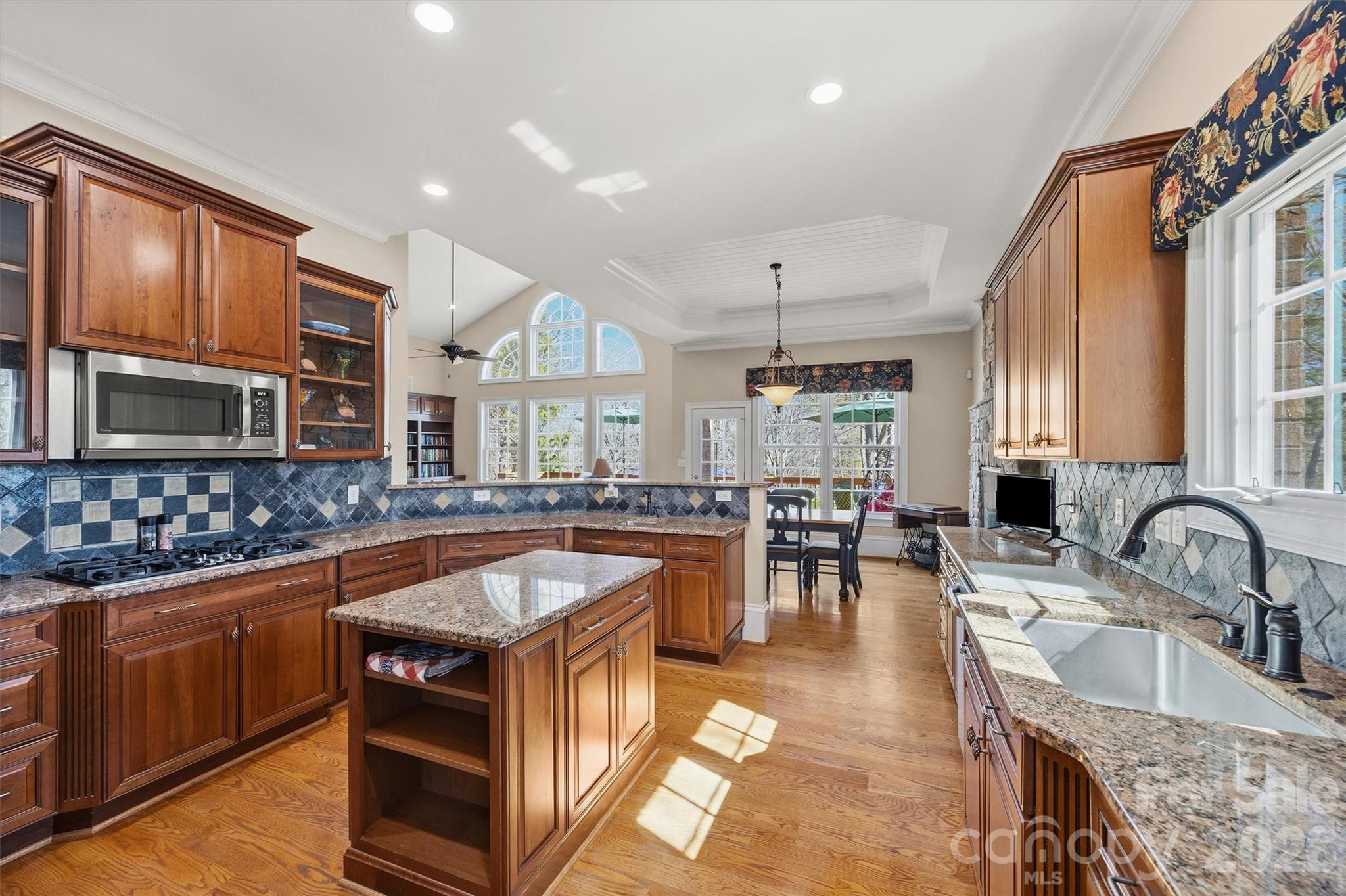 8238 Victoria Lake Drive