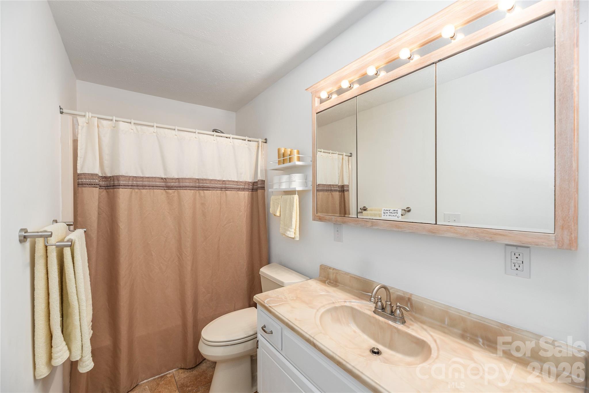 500 Apple Tree Court
