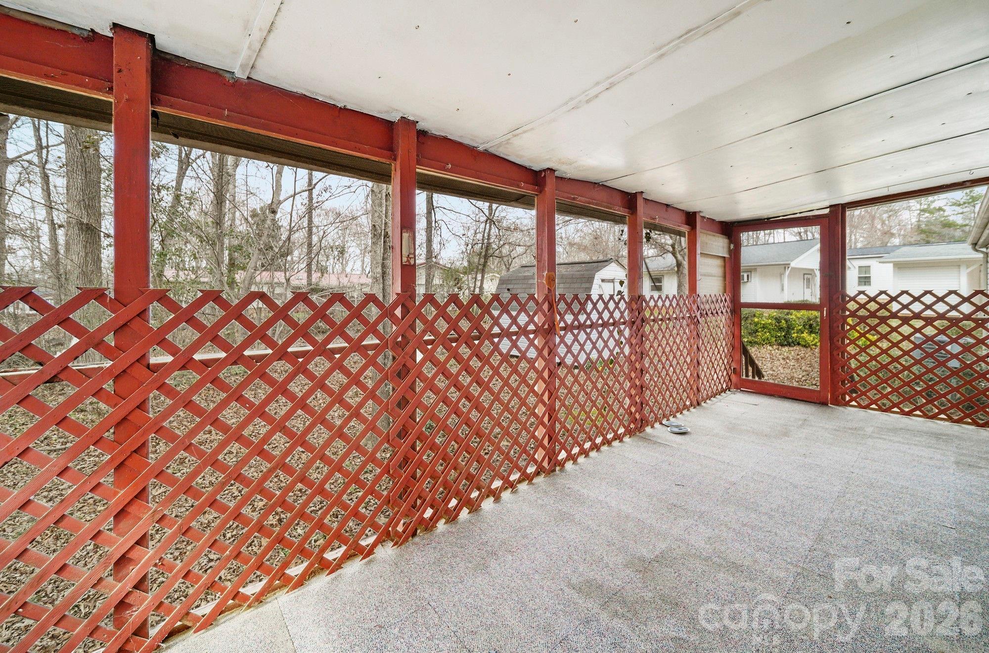 1015 Southwood Drive
