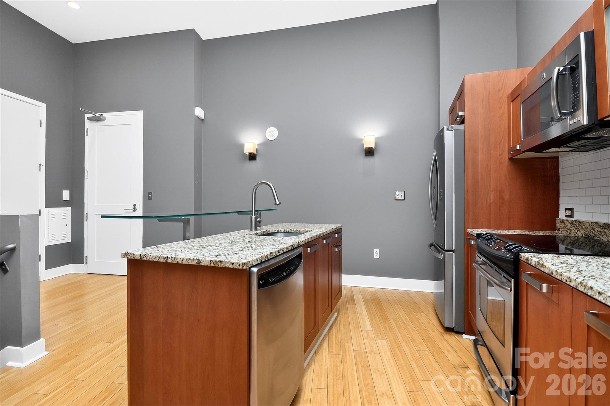 1133 Metropolitan Avenue Unit: 615