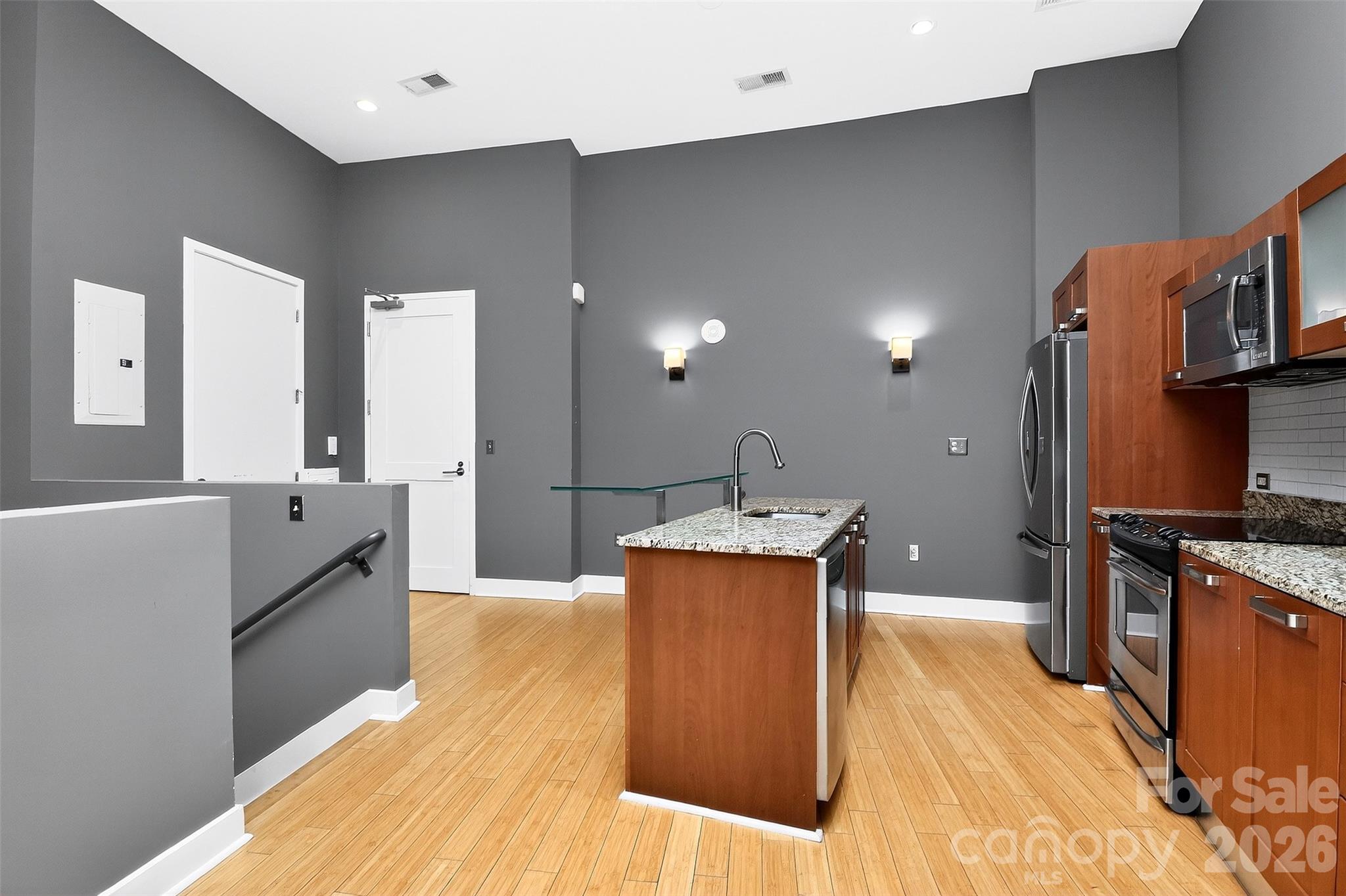 1133 Metropolitan Avenue Unit: 615