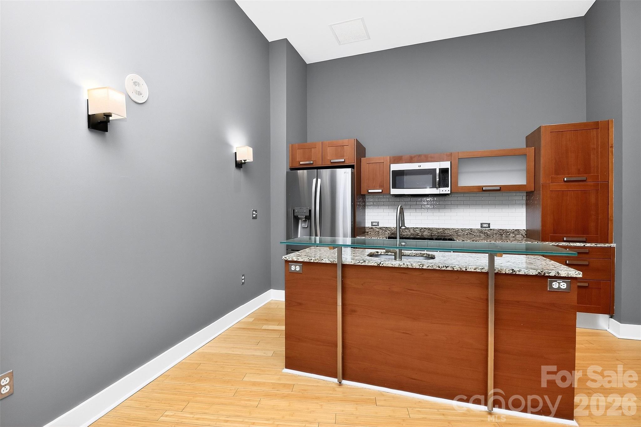 1133 Metropolitan Avenue Unit: 615