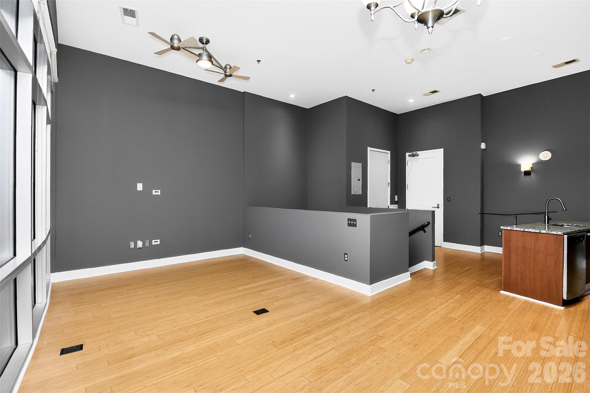 1133 Metropolitan Avenue Unit: 615