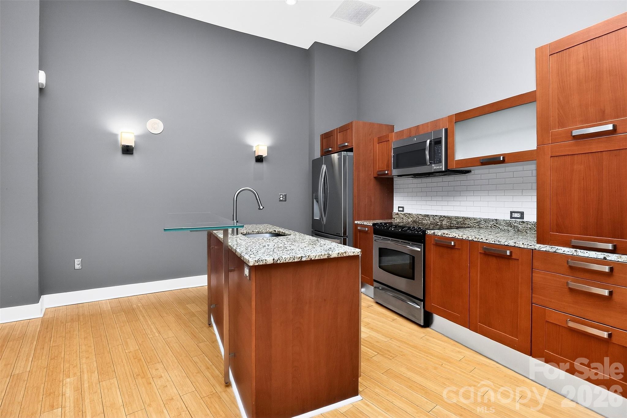 1133 Metropolitan Avenue Unit: 615