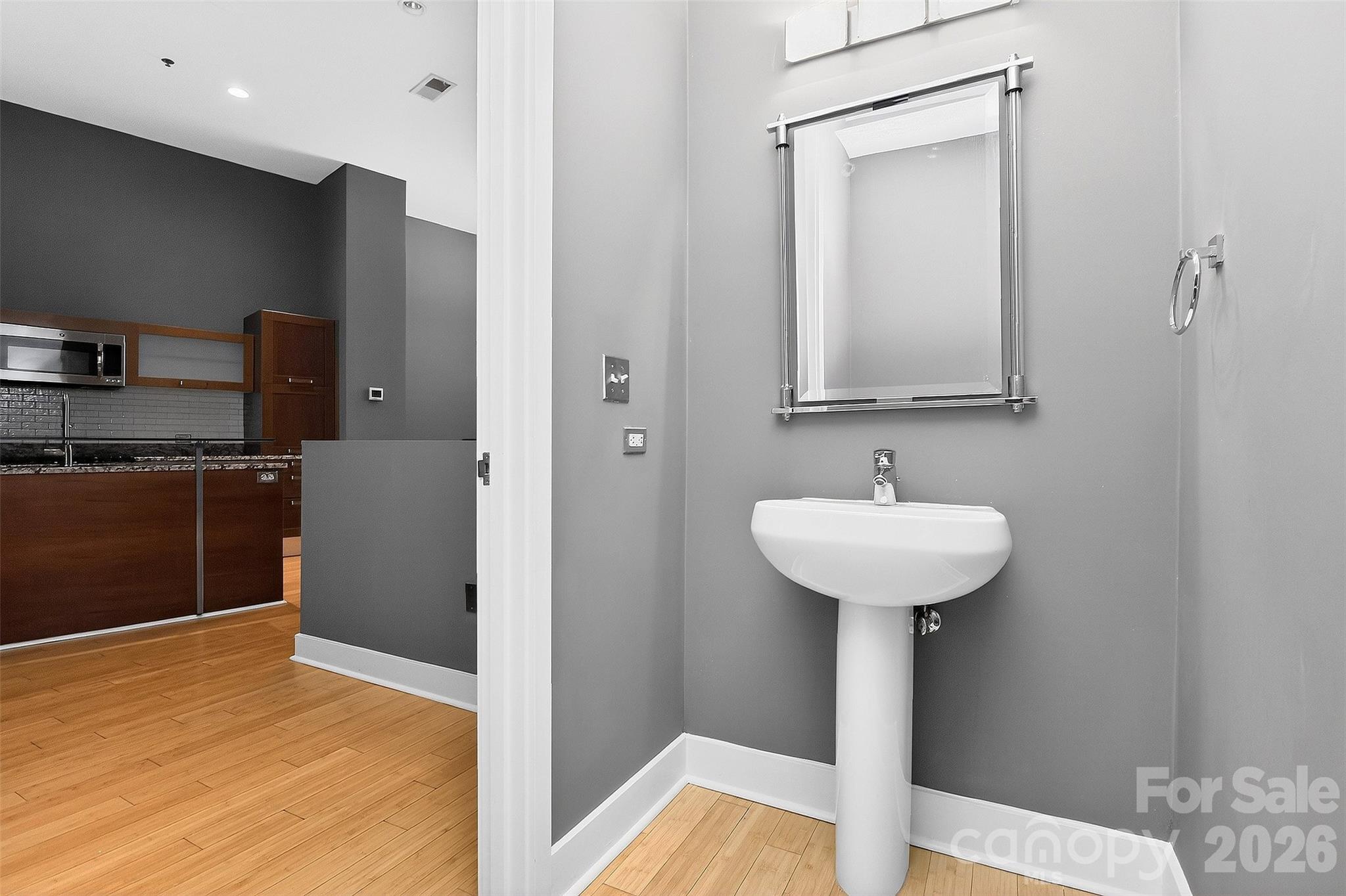 1133 Metropolitan Avenue Unit: 615