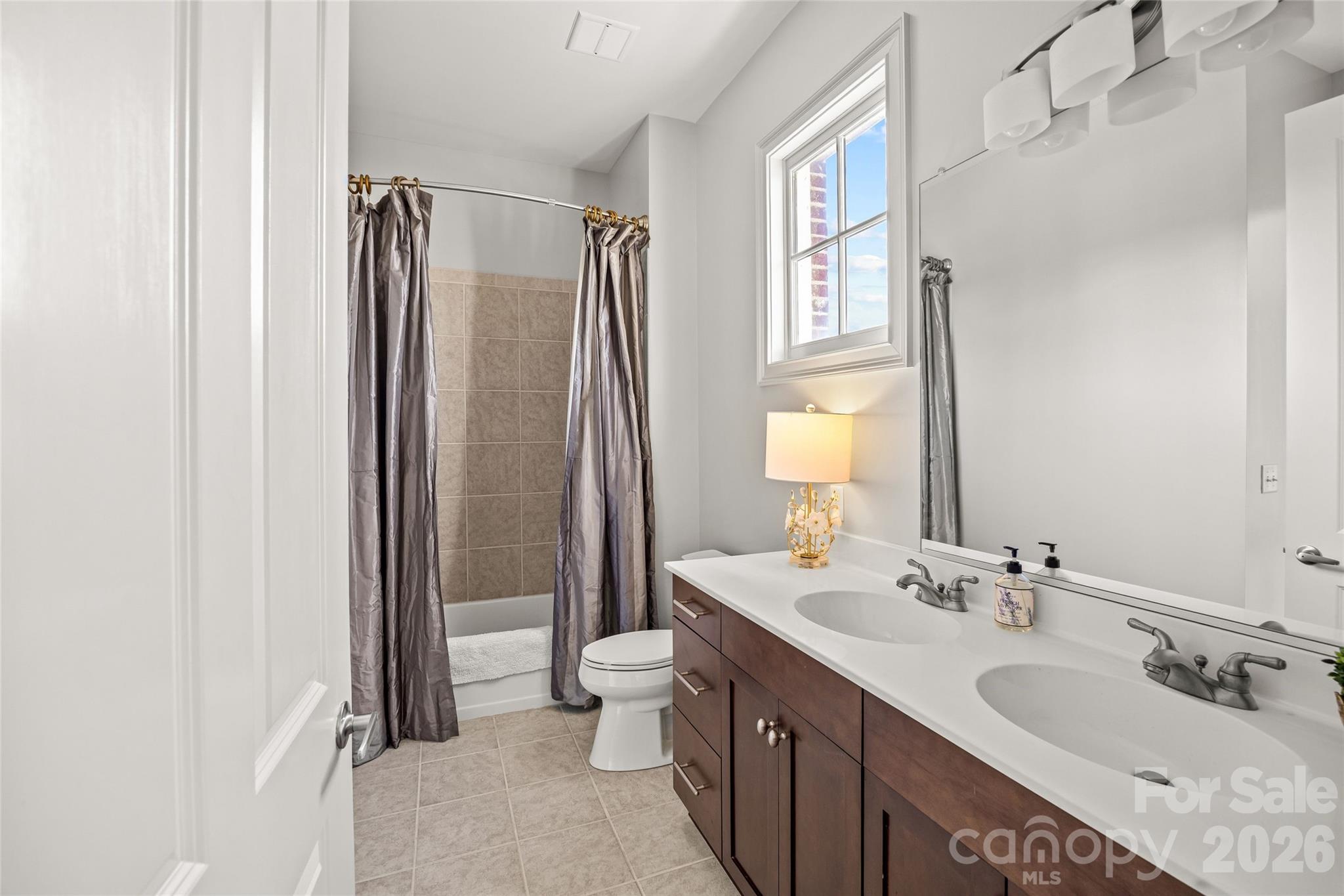 5425 Closeburn Road Unit: 215