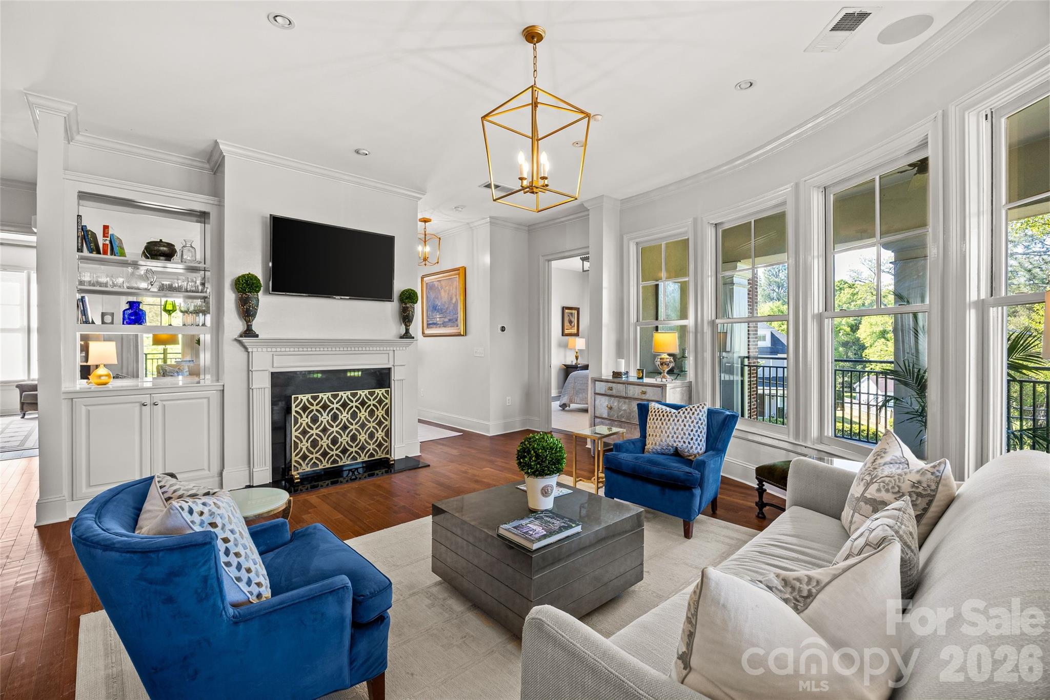 5425 Closeburn Road Unit: 215