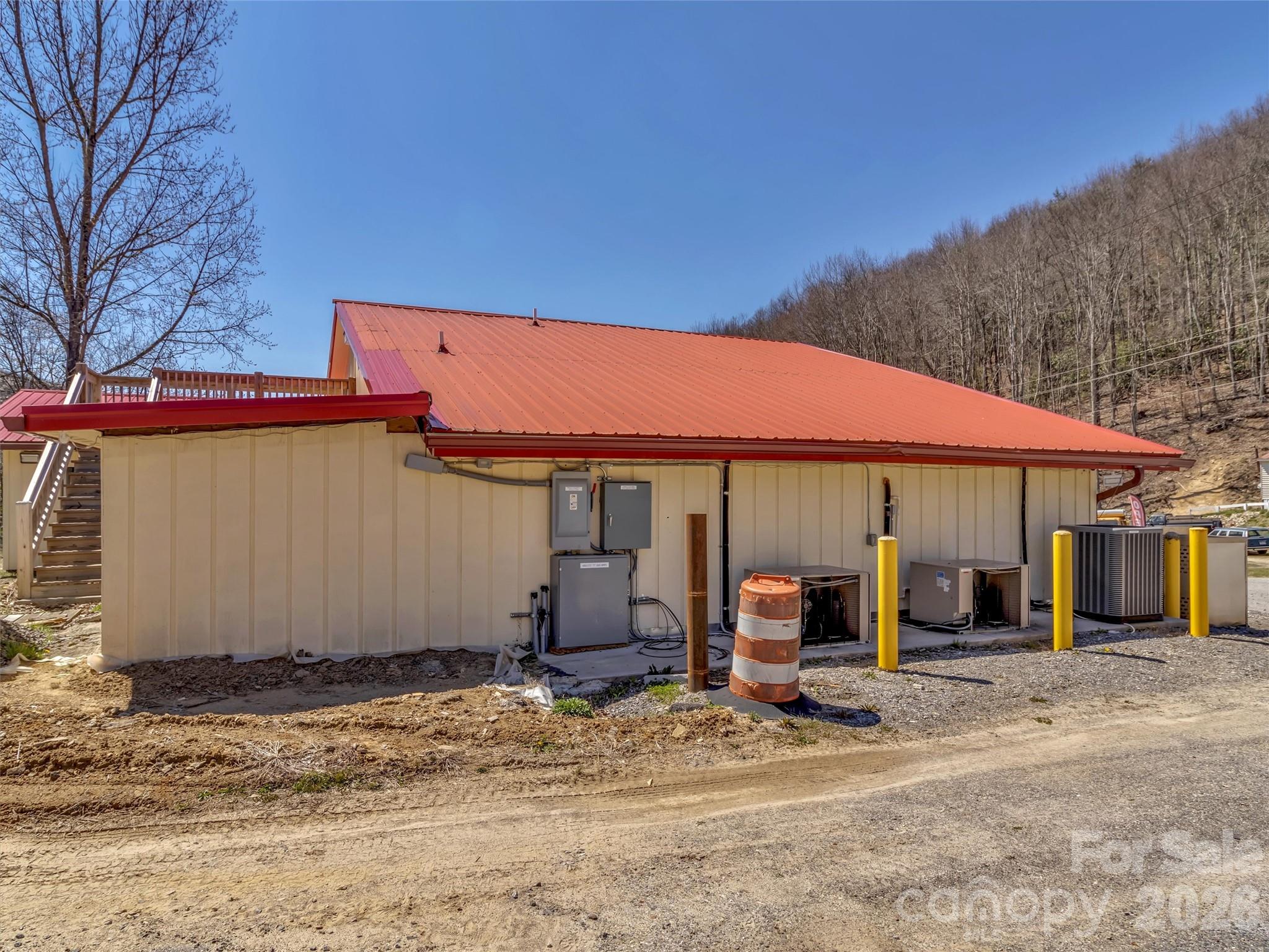 11214 US 19 Highway N