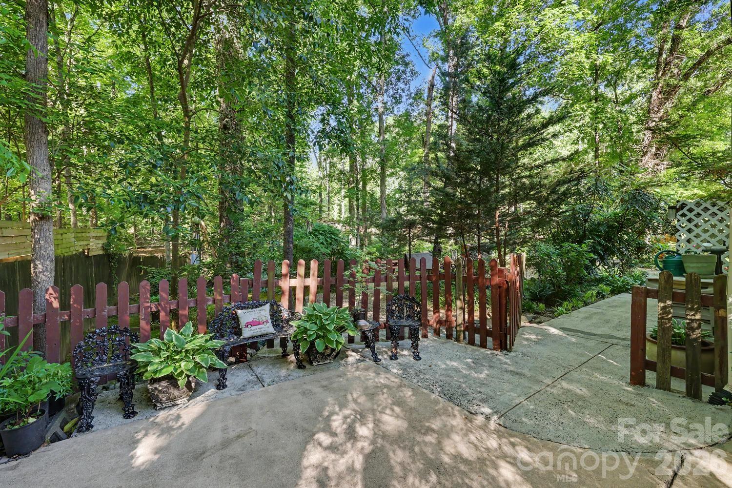 10112 Idlewild Road